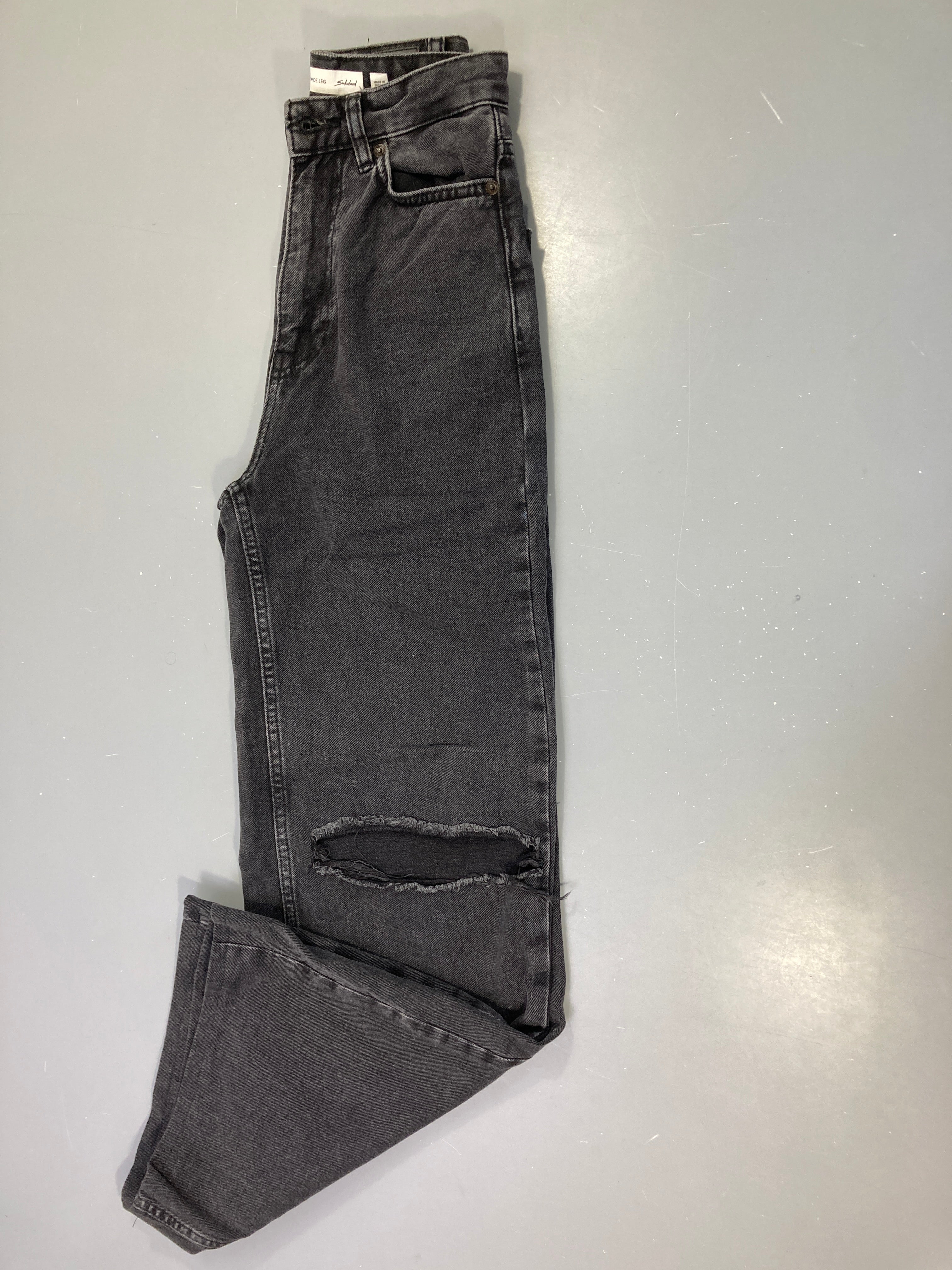 Jean jambes larges noir (32-34), Subdued
