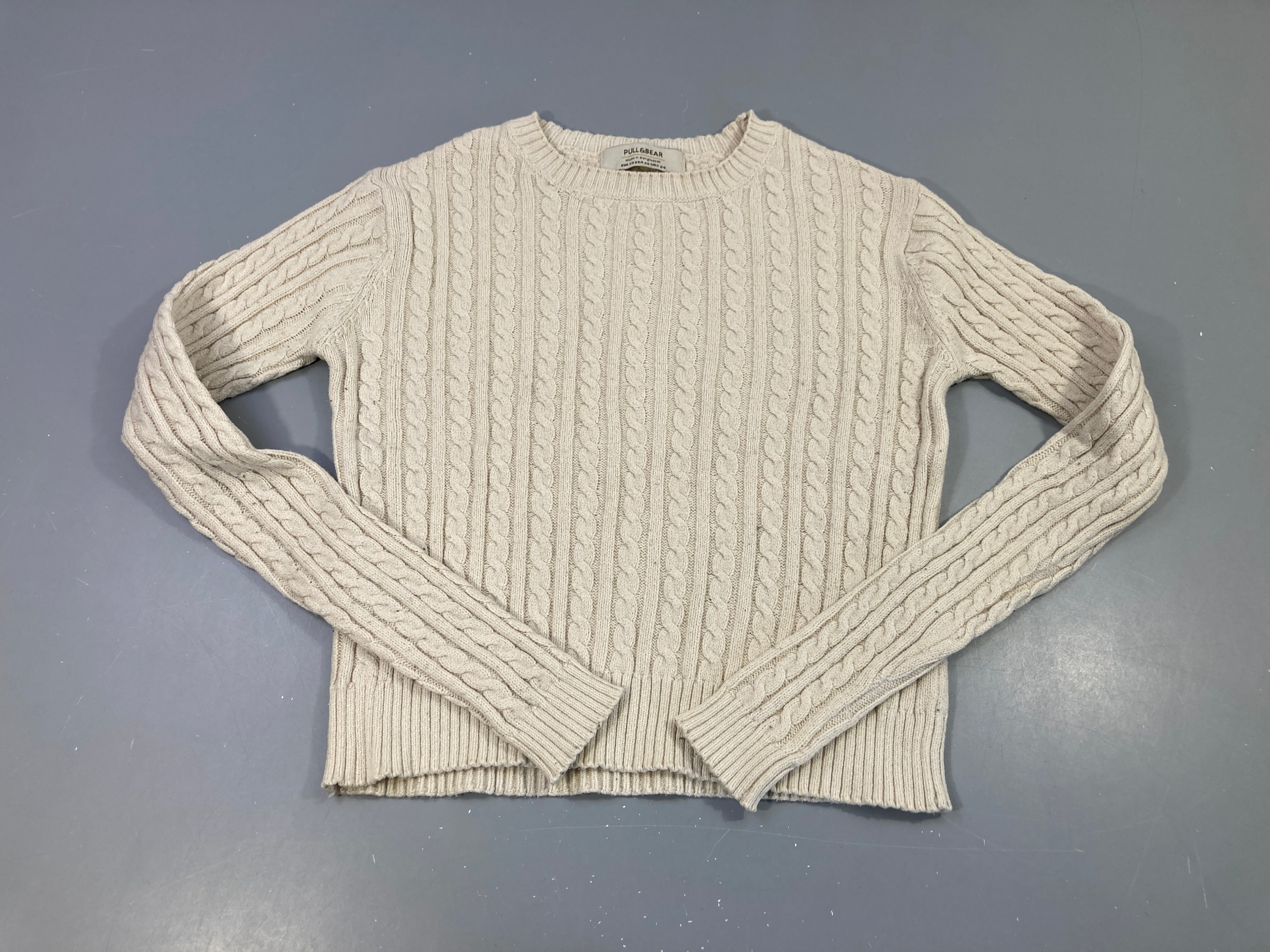 Pull m.l beige clair à torsades, légèrement bouloché, PULL&Bear
