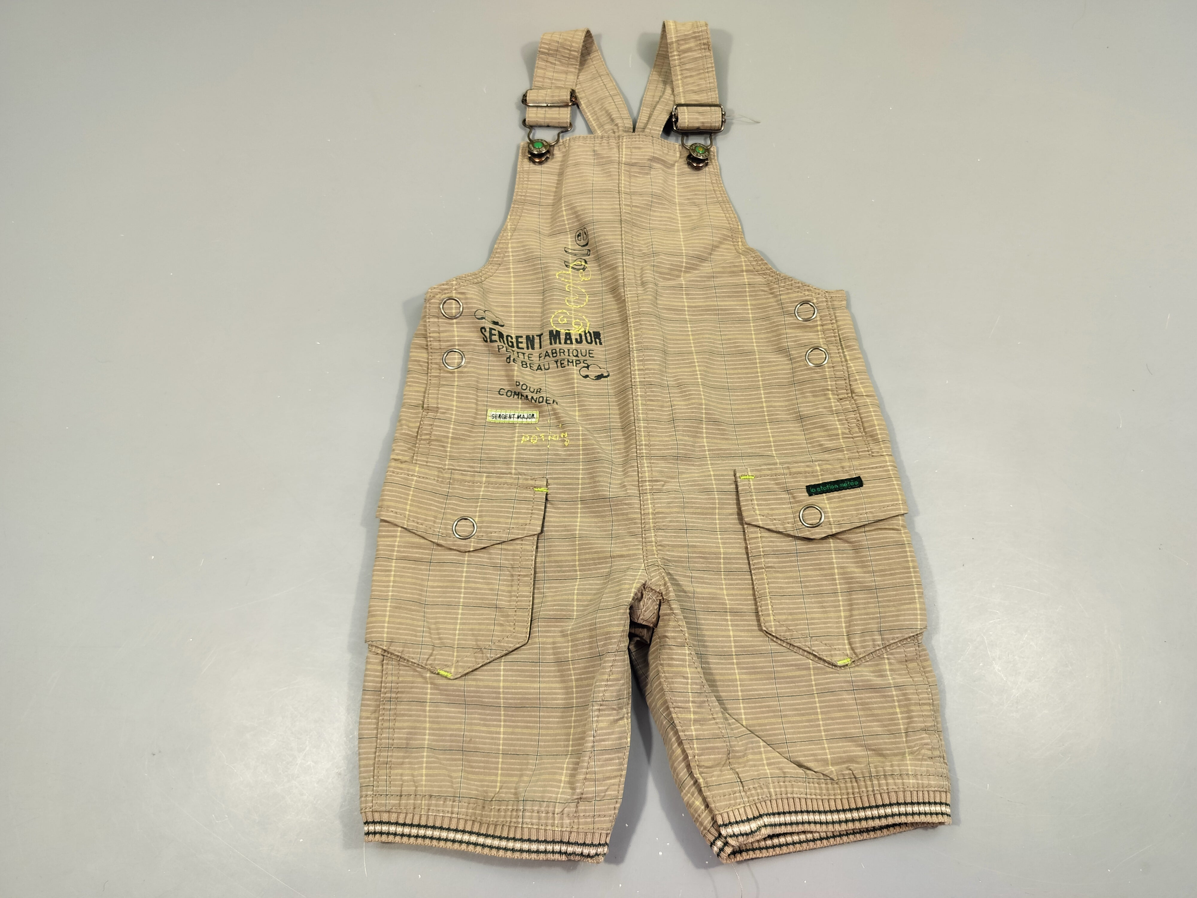 Salopette short greige à carreaux , 2poches 