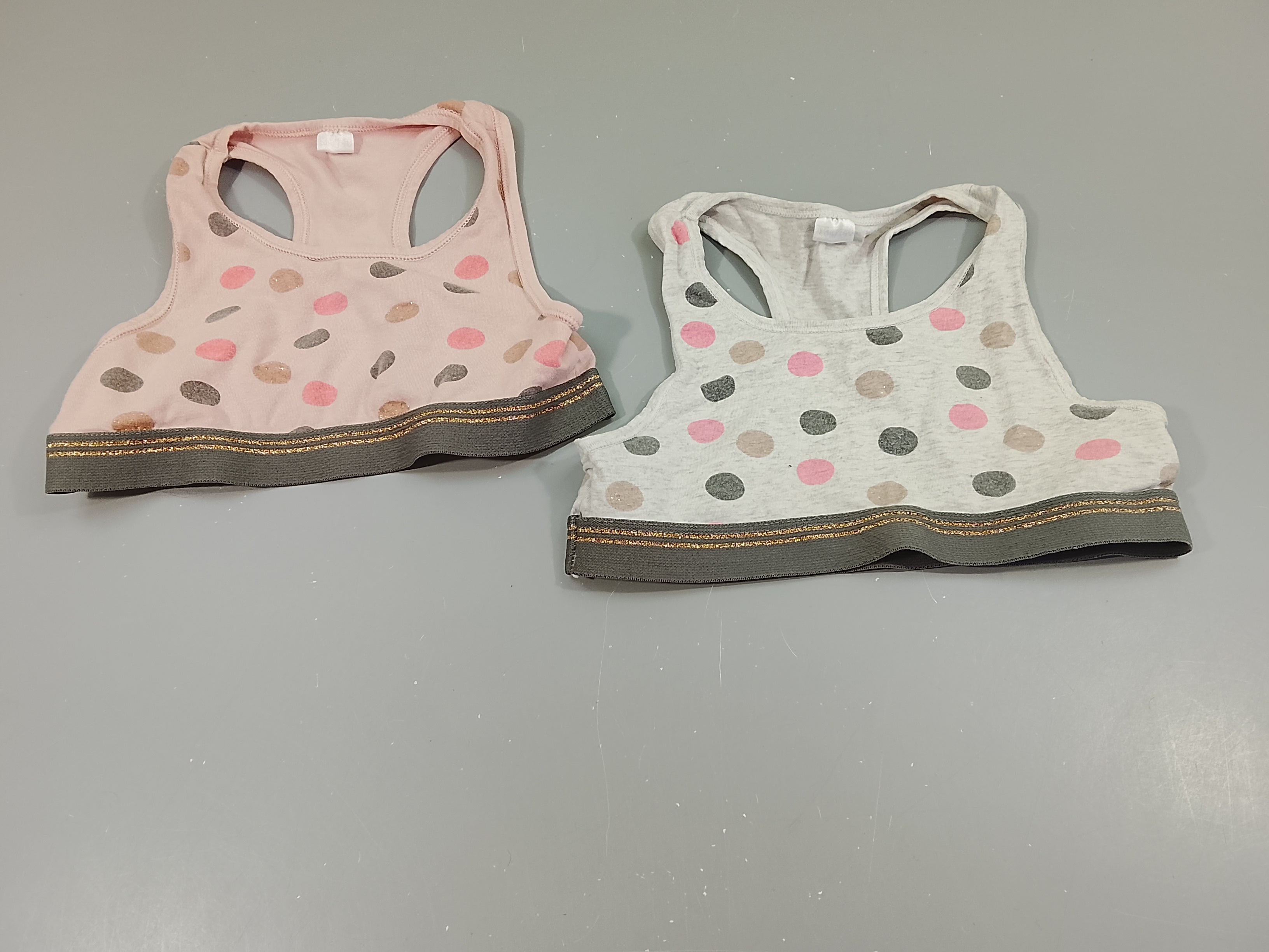 Lot de  2 brassière 1 rose clair à pois et 1 gris flammé à pois