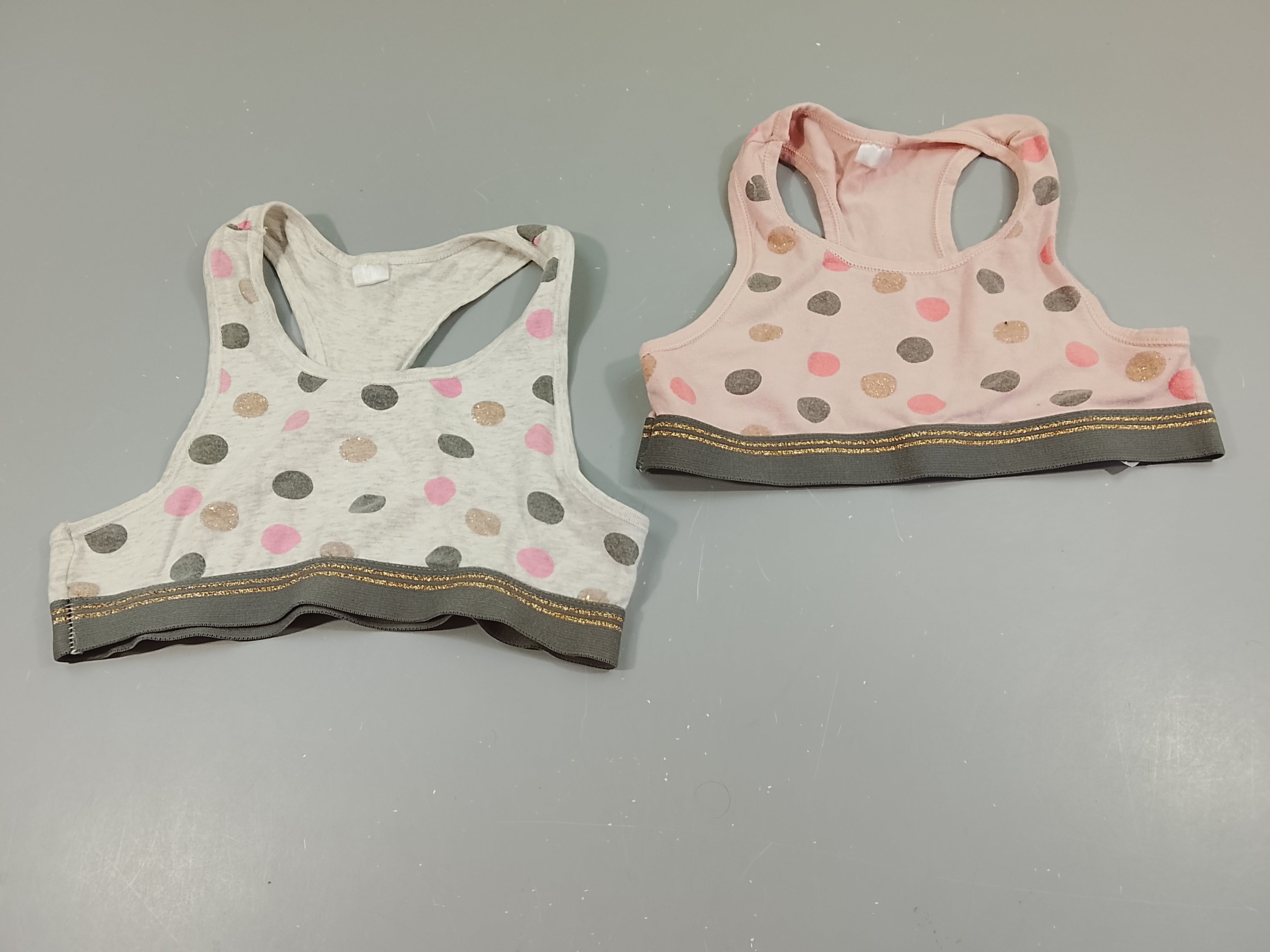Lot de  2 brassière 1 rose clair à pois et 1 gris flammé à pois