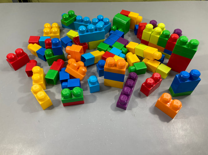 Lot de blocs Megablock, moins cher chez Petit Kiwi