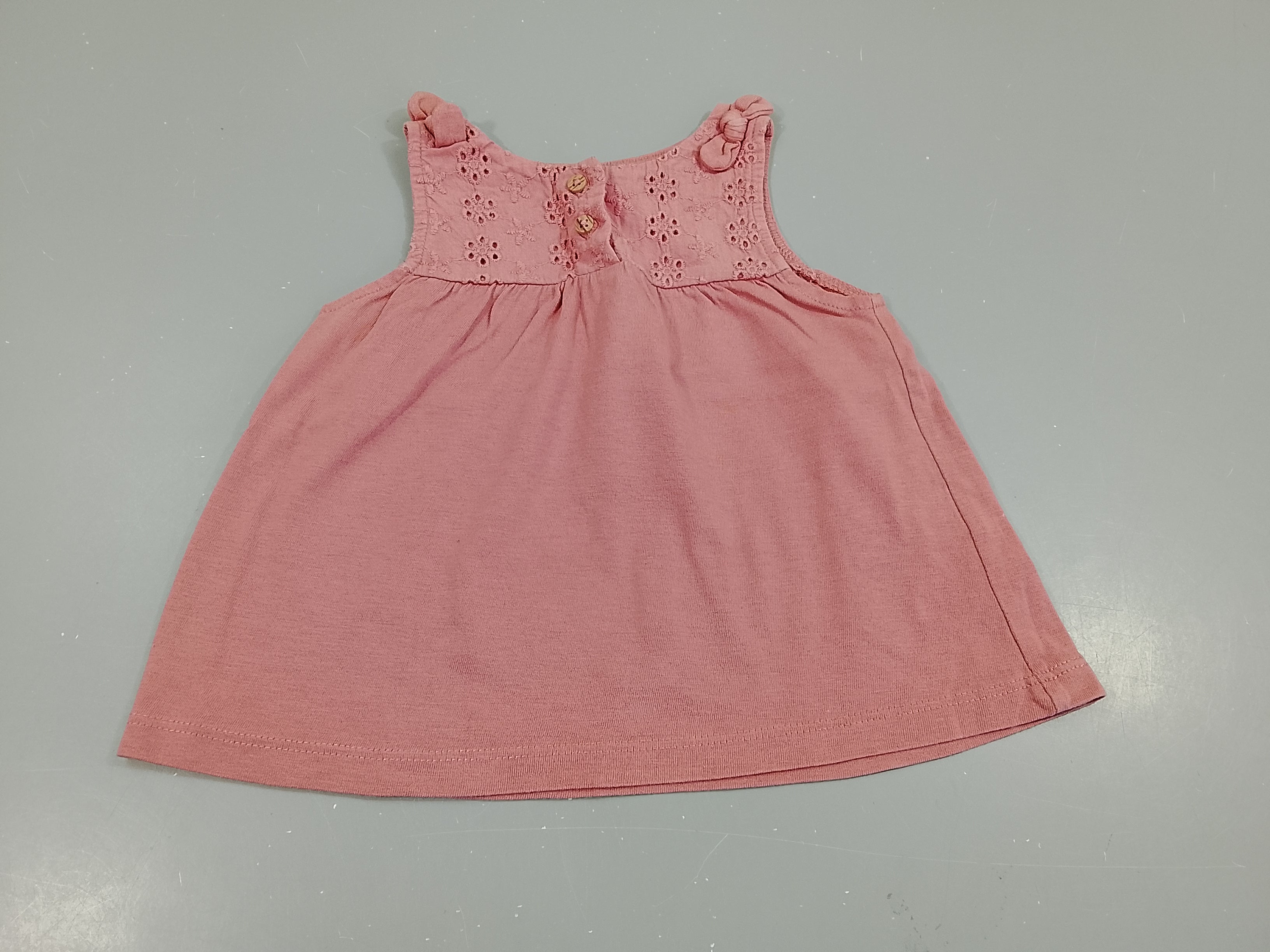 Débardeur bvieux rose, petits noeuds  aux épaules