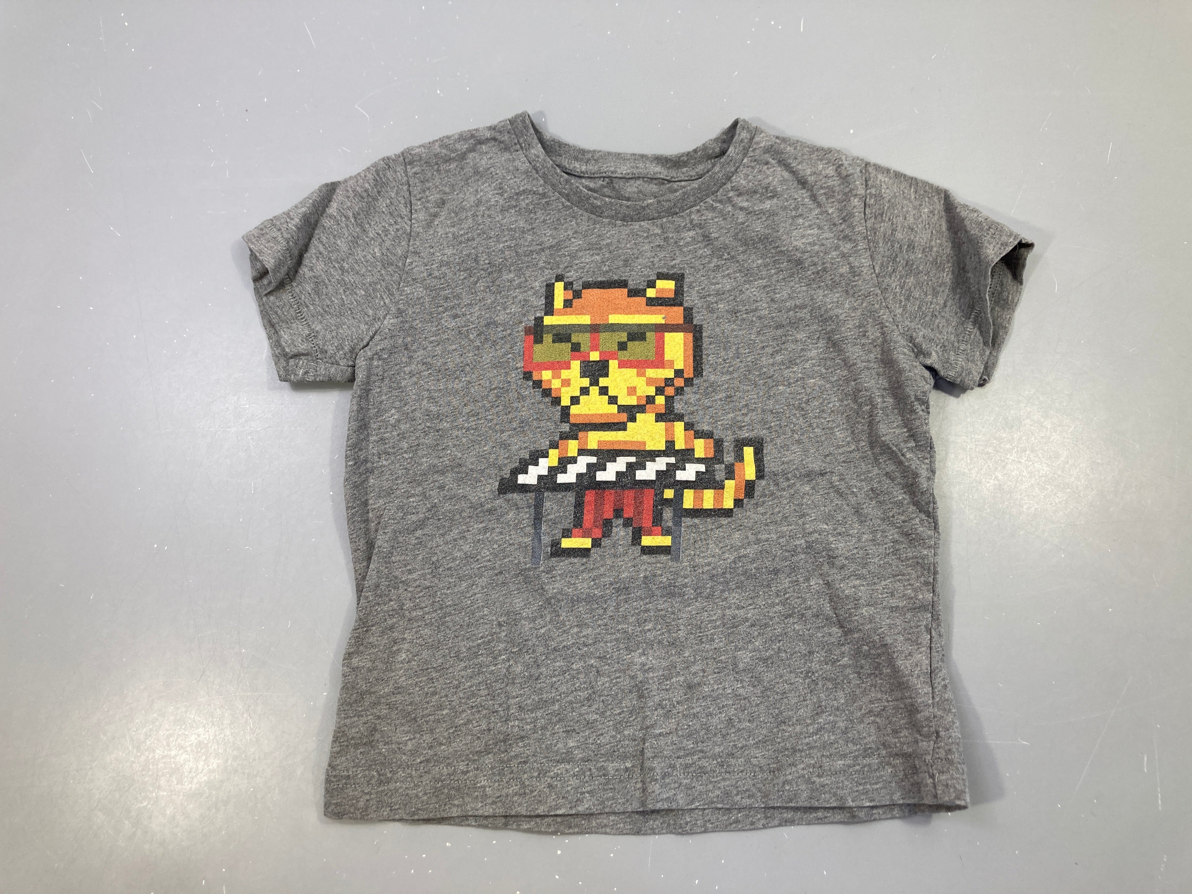 T-shirt m.c gris chien félin géométrique