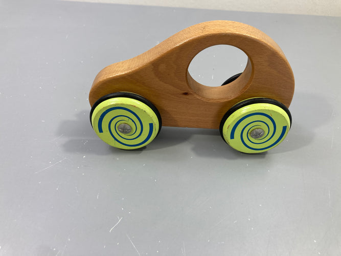 Voiture en bois, moins cher chez Petit Kiwi