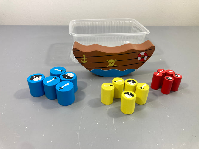 Jeu d'équilibre et de balancier en bois des Pirates, moins cher chez Petit Kiwi