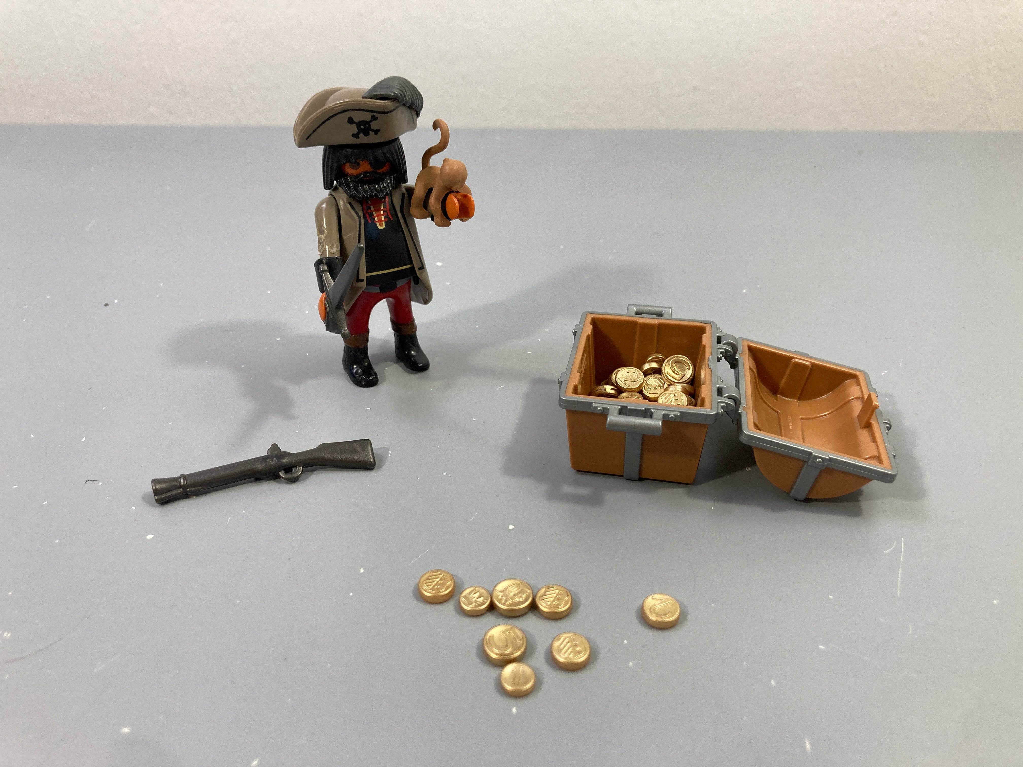 Playmobil 4767 – Pirate avec coffre au trésor-Complet