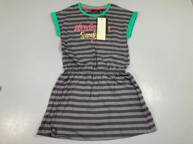 Robe m.c rayures gris/noir , life is better in sneakers , NEUF, moins cher chez Petit Kiwi