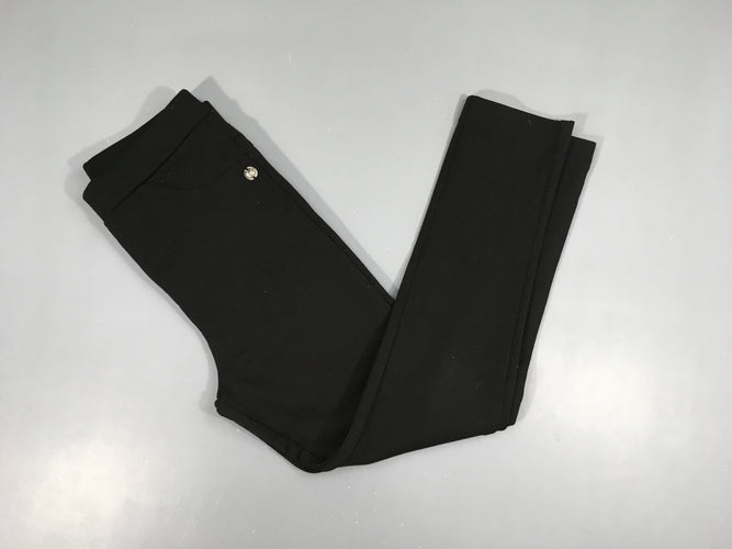 Jegging noir légèrement bouloché, moins cher chez Petit Kiwi