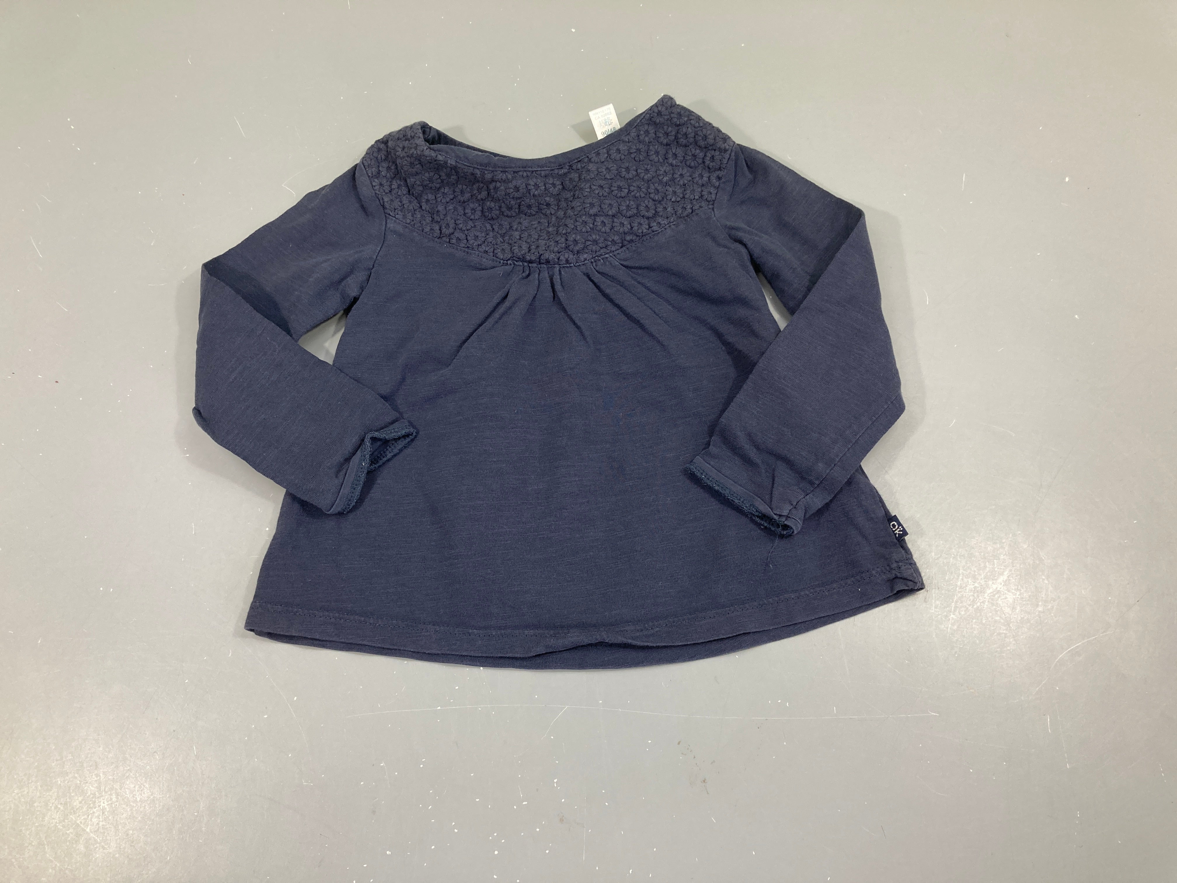T-shirt m.l bleu foncé avant broderies