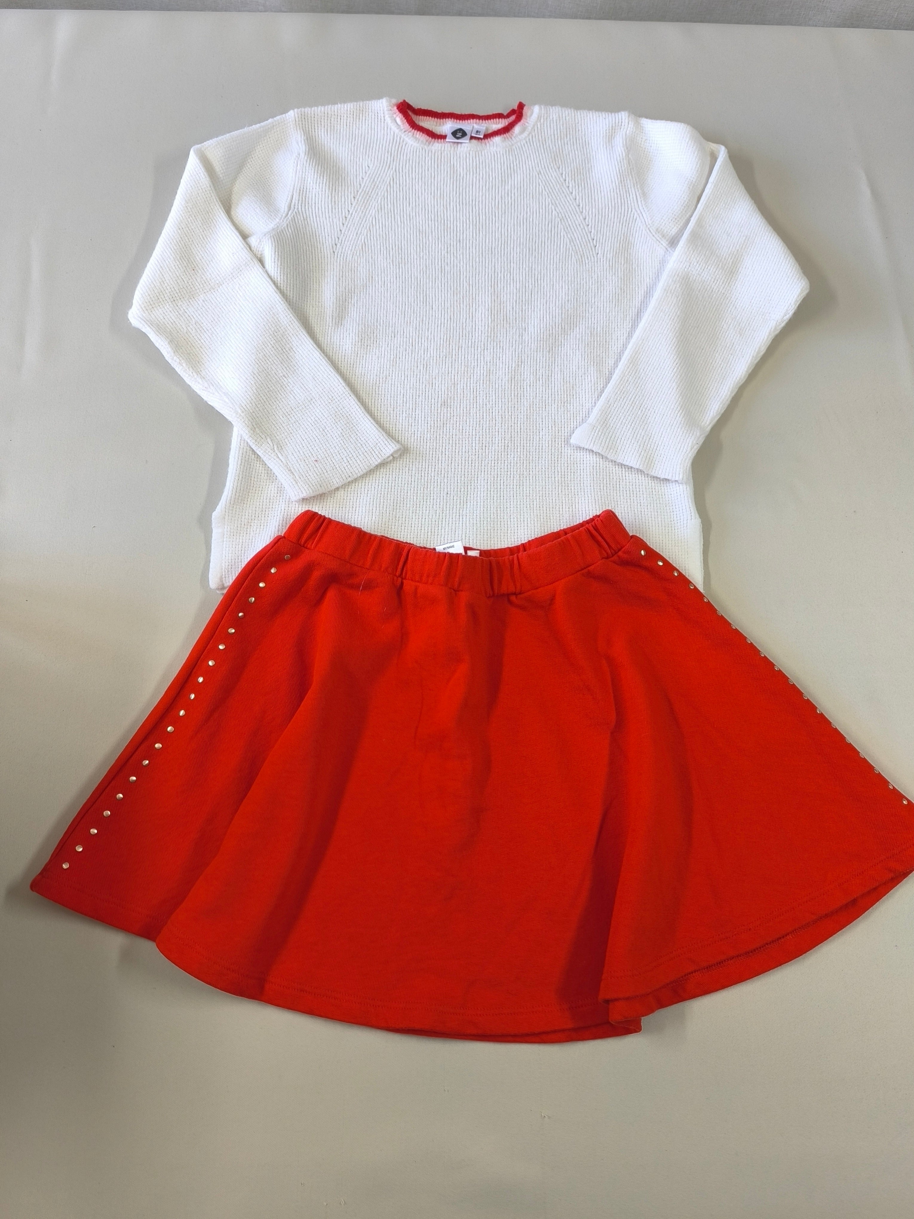 Pull fines mailles blanc col rouge + Jupe molleton rouge
