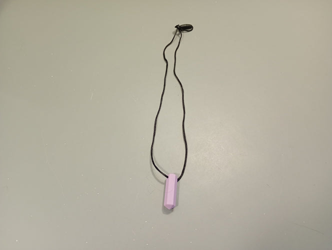 Collier de dentition mauve, cordon noir, moins cher chez Petit Kiwi