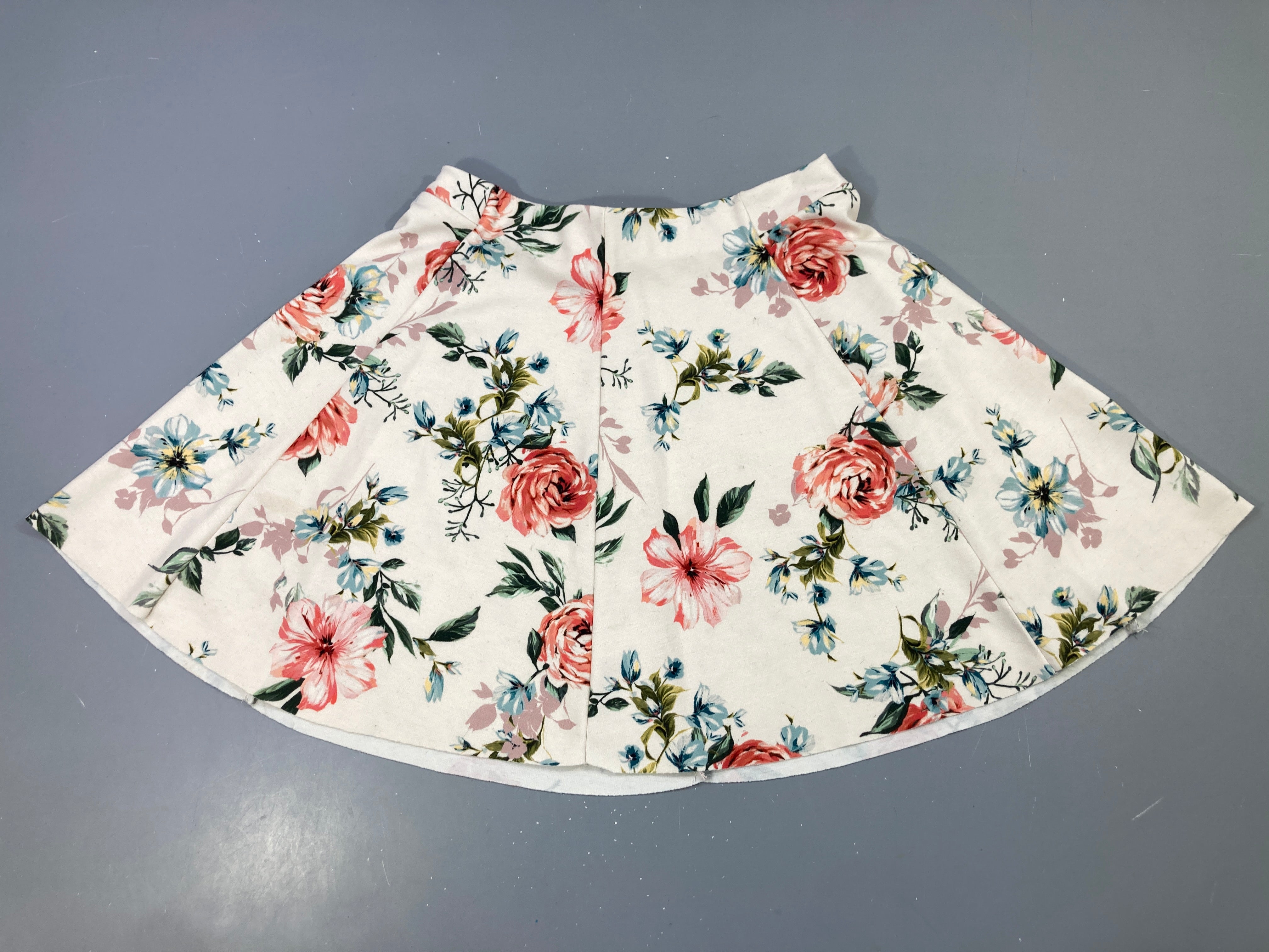 Jupe évasée fleurie beige