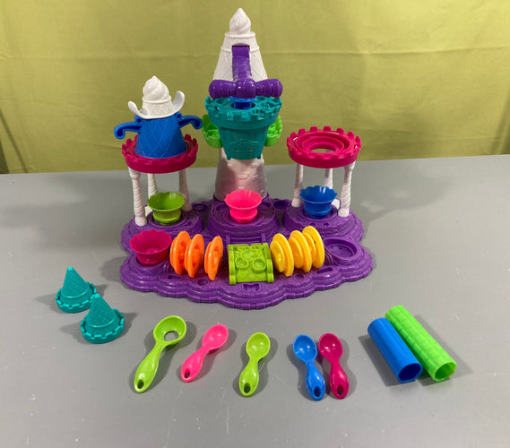 Le royaume des glaces, Play-Doh, incomplet, vendu tel que sur la photo, moins cher chez Petit Kiwi