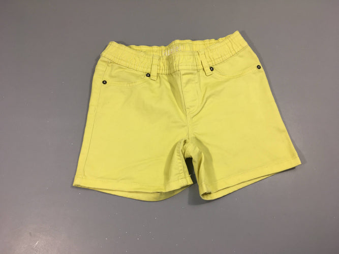 Short jaune vif, moins cher chez Petit Kiwi