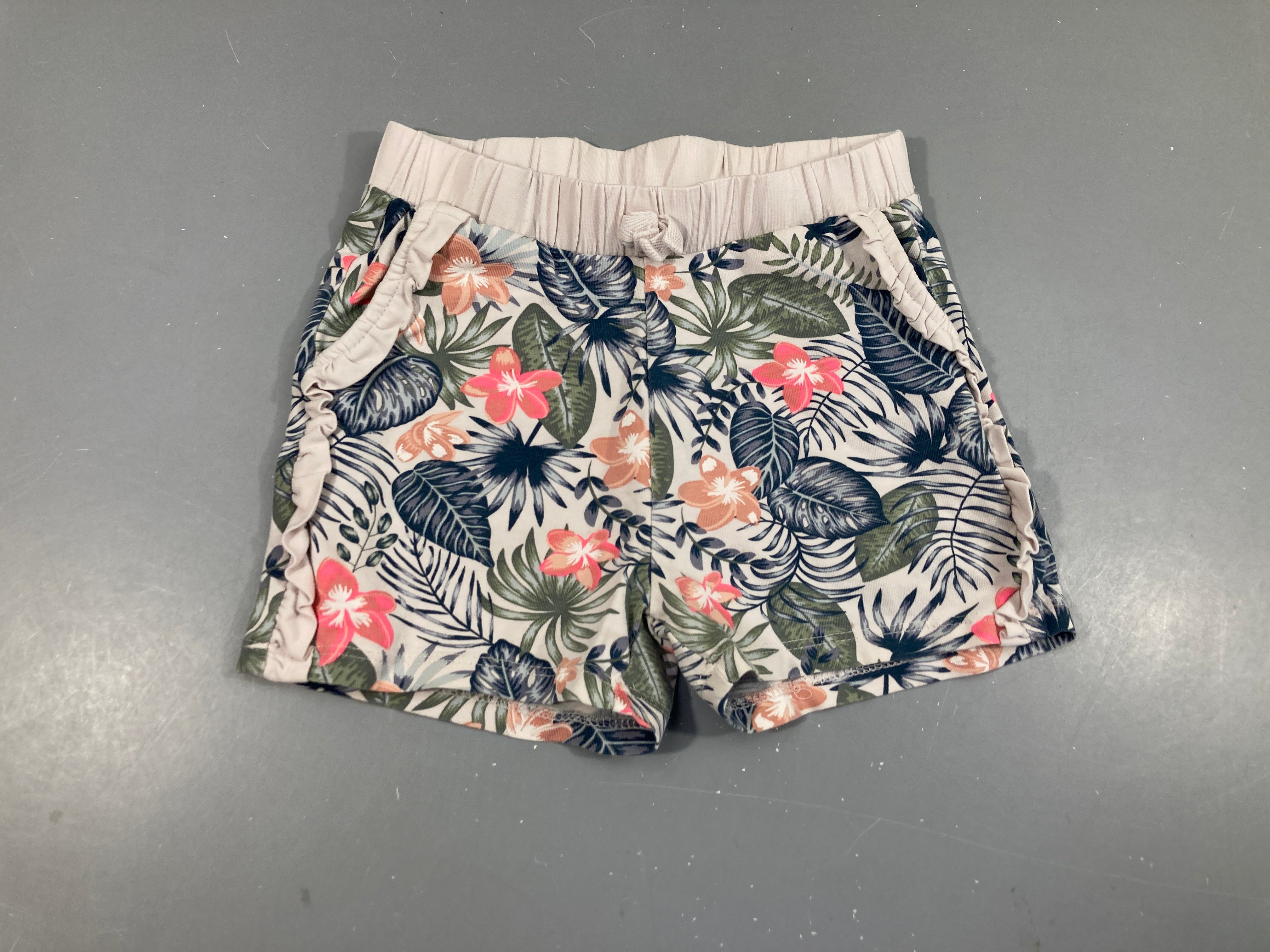 Short  jersey blanc fleuri légère auréole