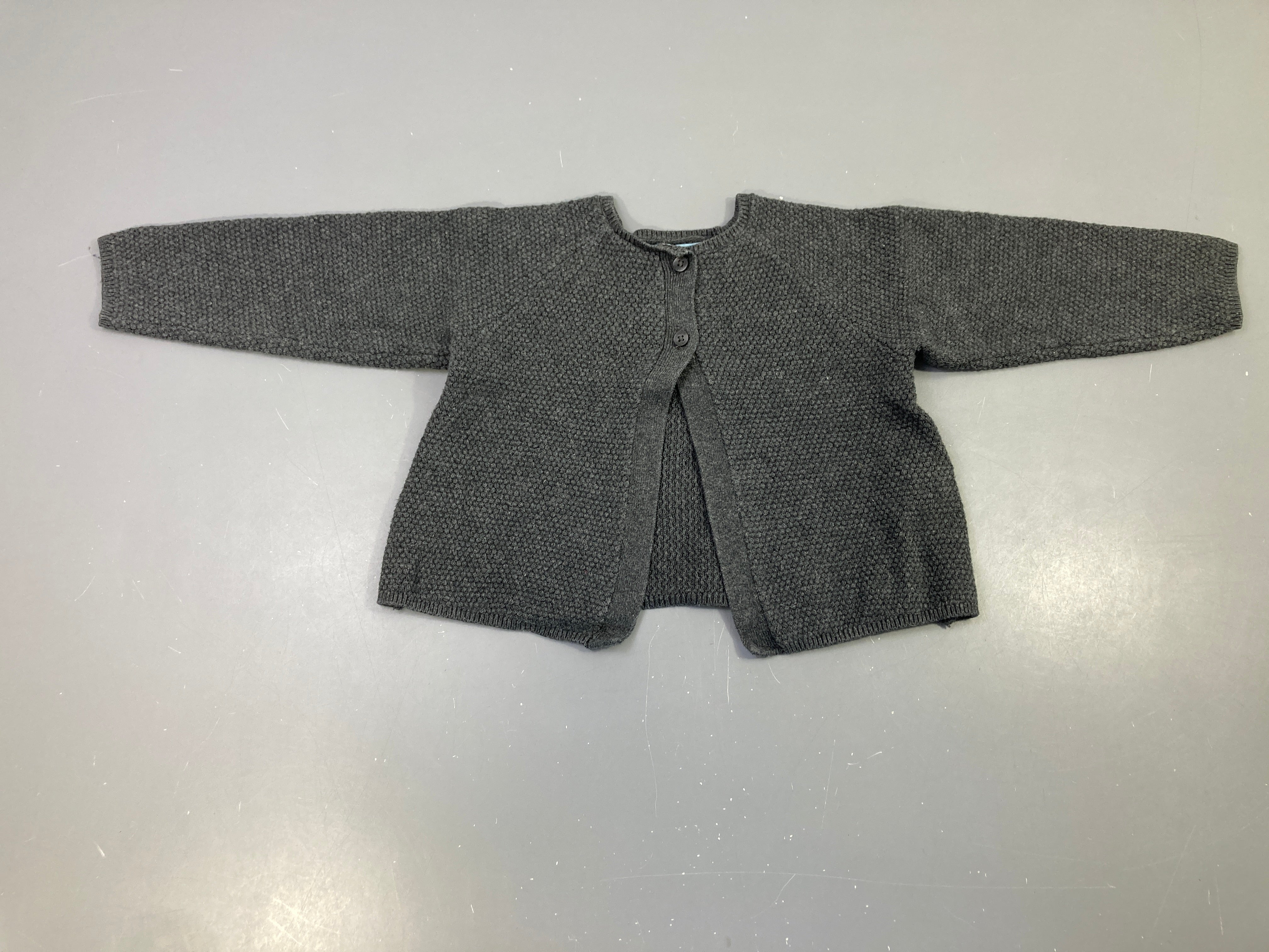 Gilet tricot gris foncé texturé