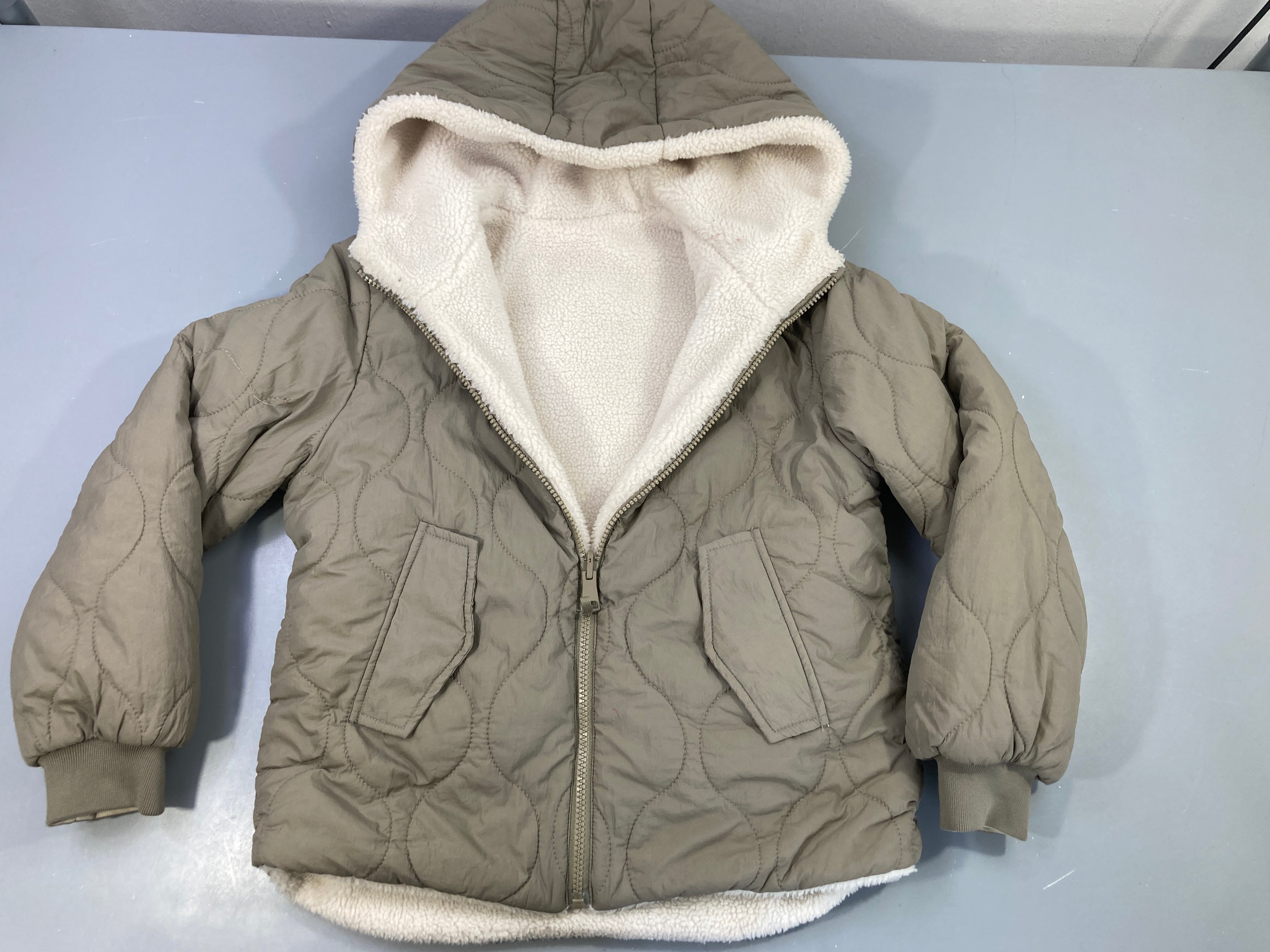 Doudoune réversible matelassée taupe sherpa