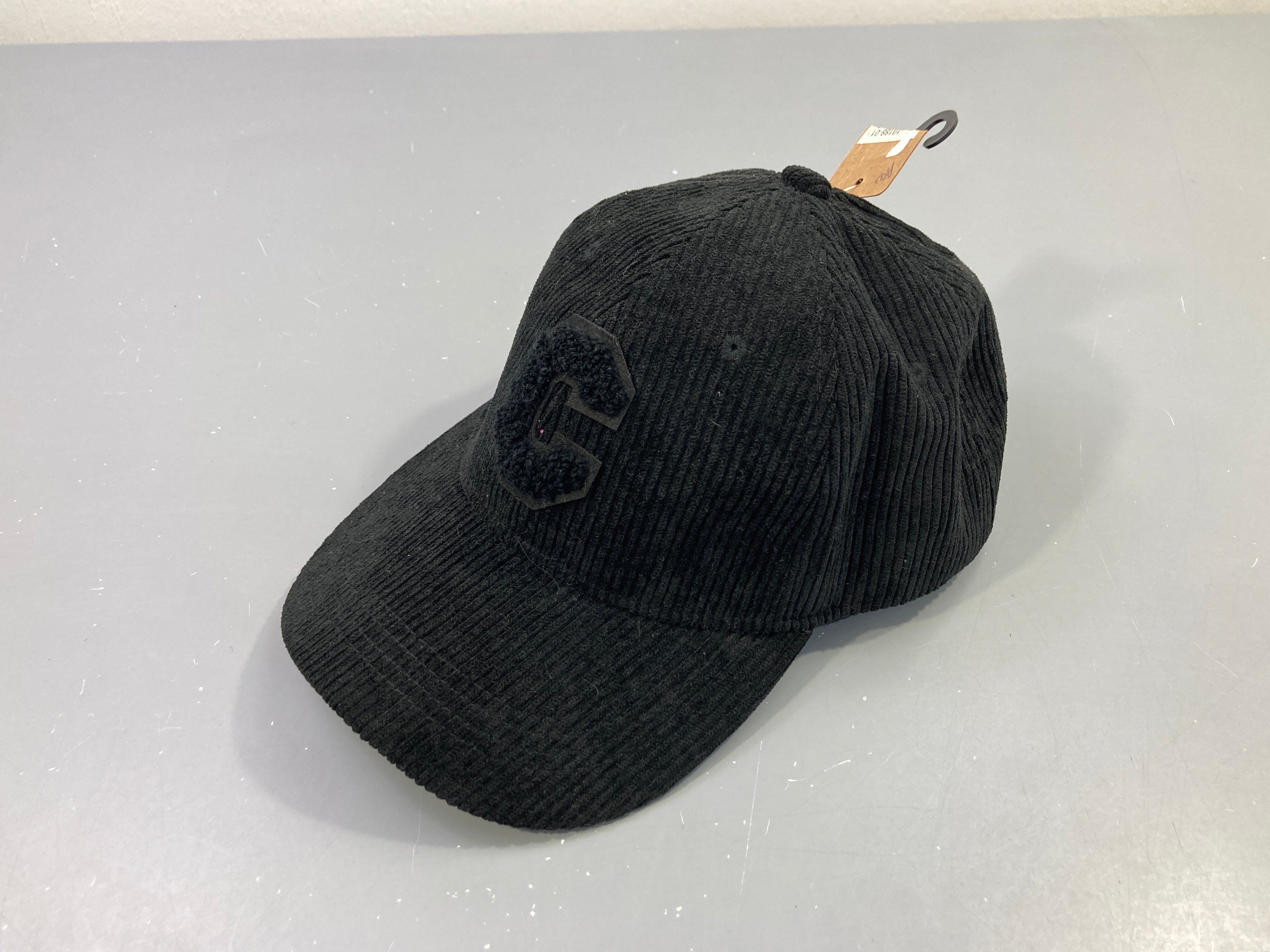 Neuf-Casquette en velours côtelé « C » (Taille adulte)