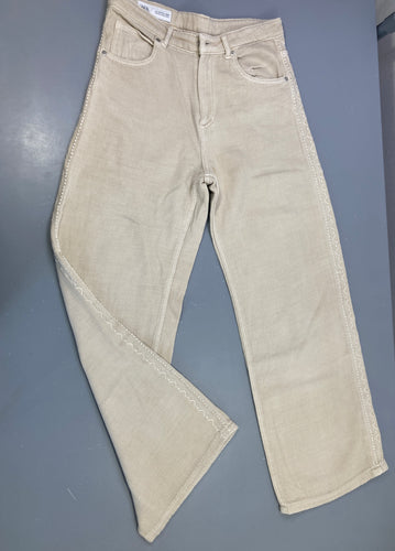 Pantalon beige motifs  latéraux brodés, moins cher chez Petit Kiwi