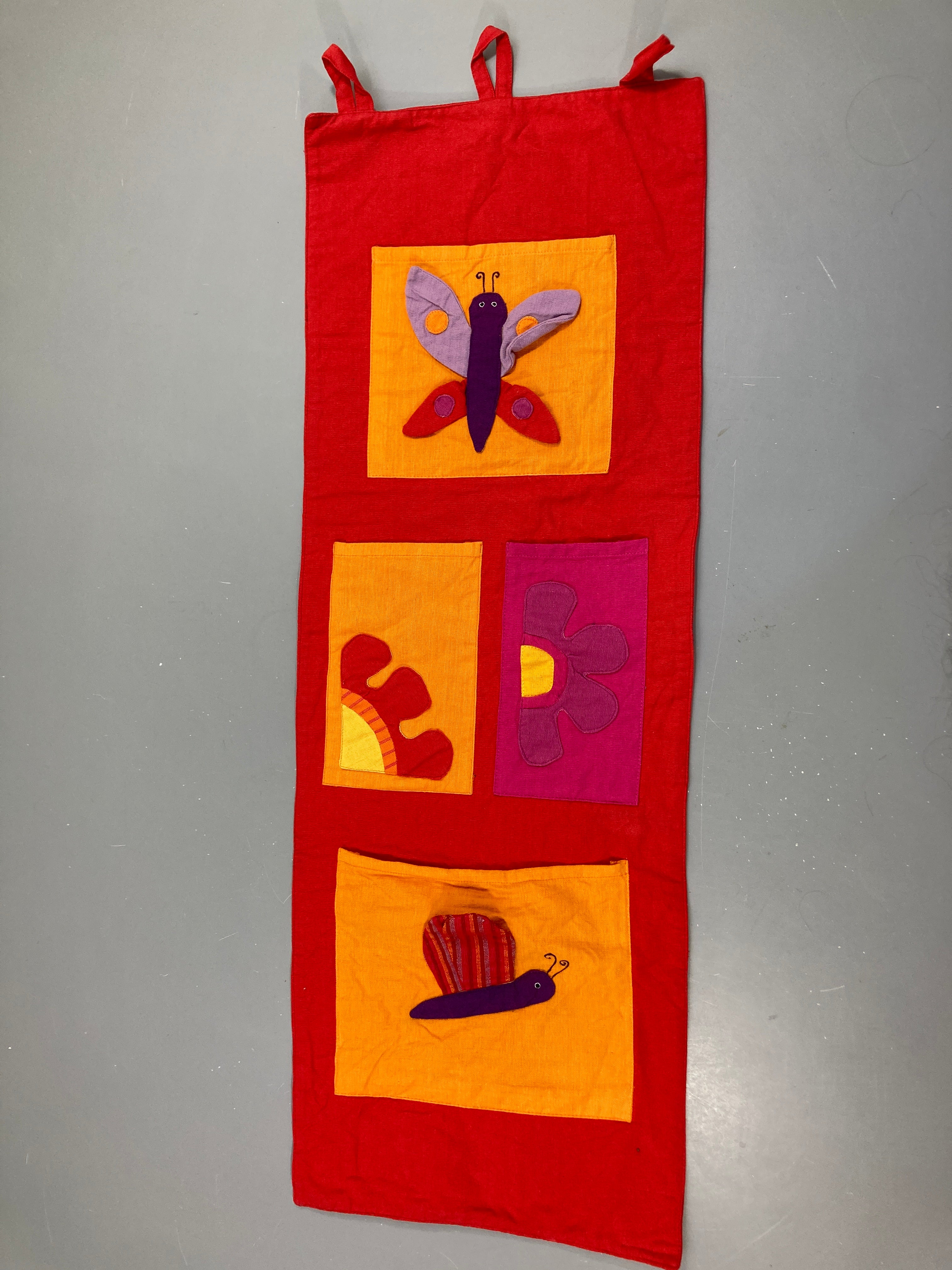 Rangement mural en toile épaisse rouge/mauve/orange , papillon, OXFAM