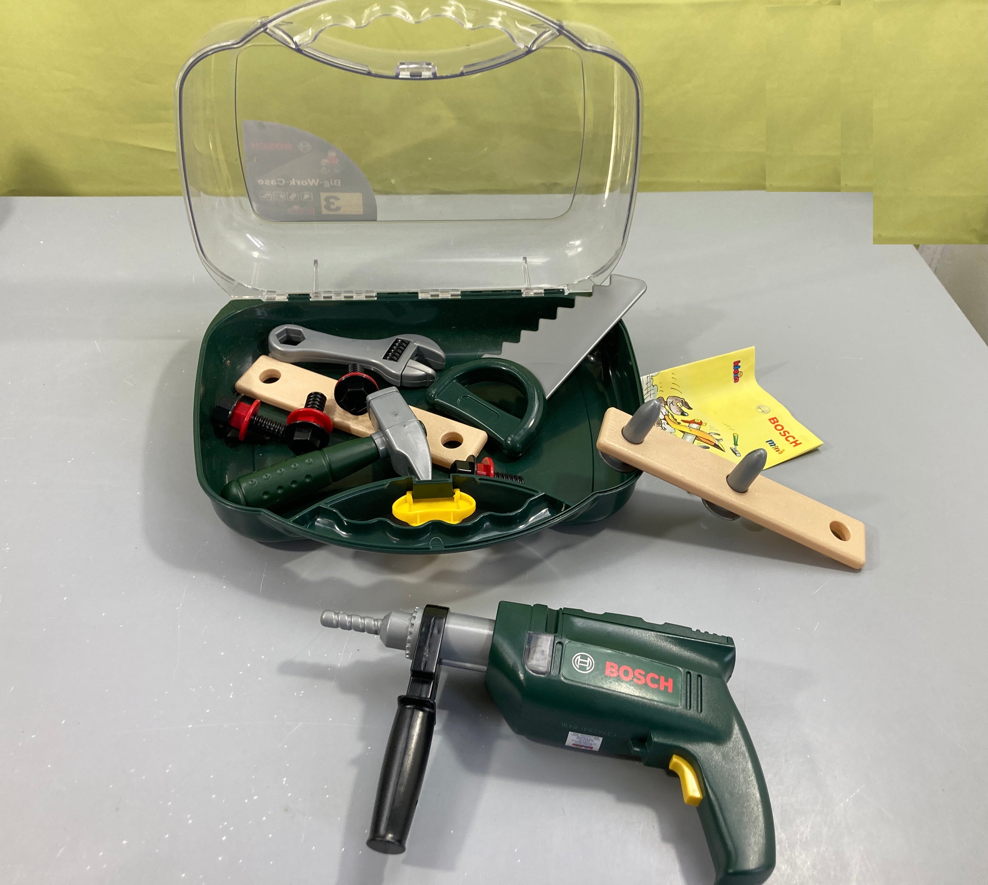 Grande boite à outils Bosch - complet