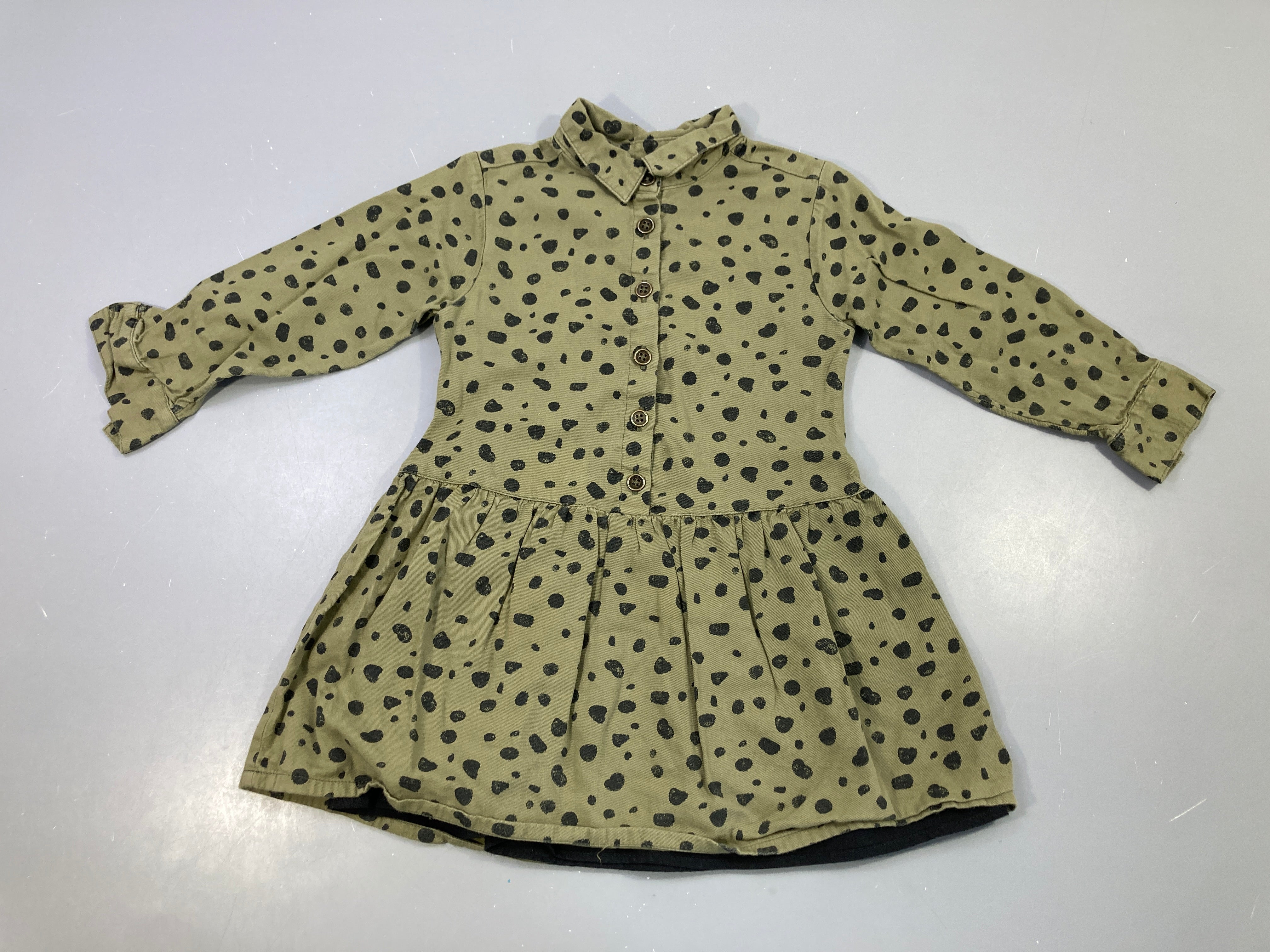 Robe chemise m.l kaki à pois noirs, boutons