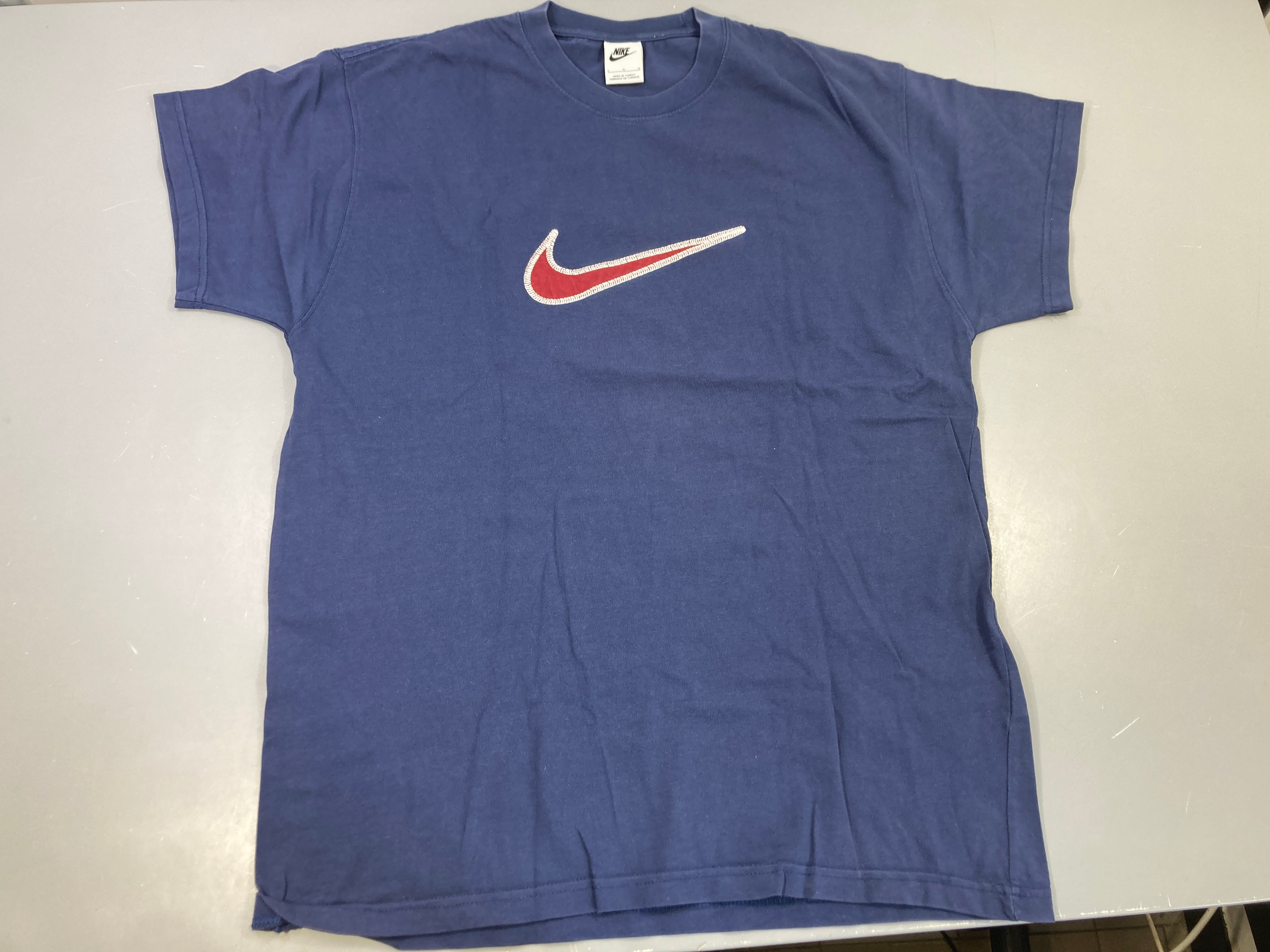T-shirt m.c bleu marine logo Nike brodé