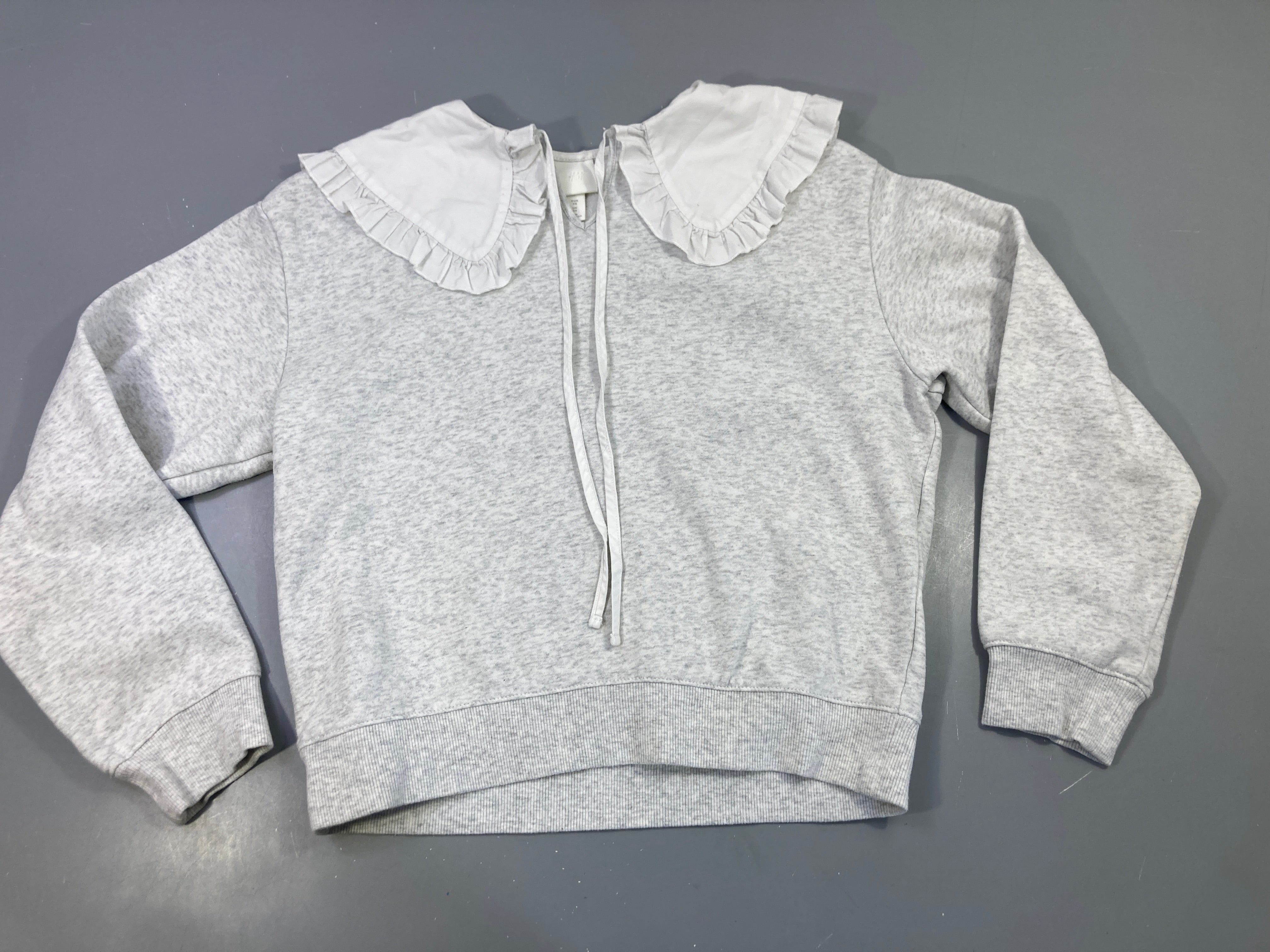 Sweat  gris clair chiné col blanc à lacer-Un peur bouloché