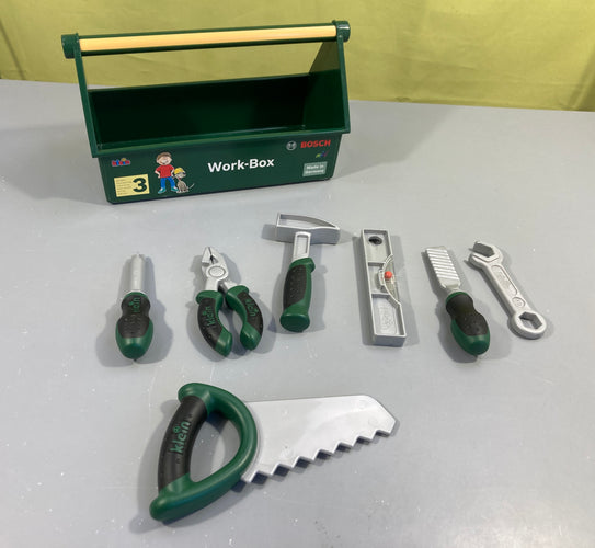 Caisse à outils Bosch - complet, moins cher chez Petit Kiwi