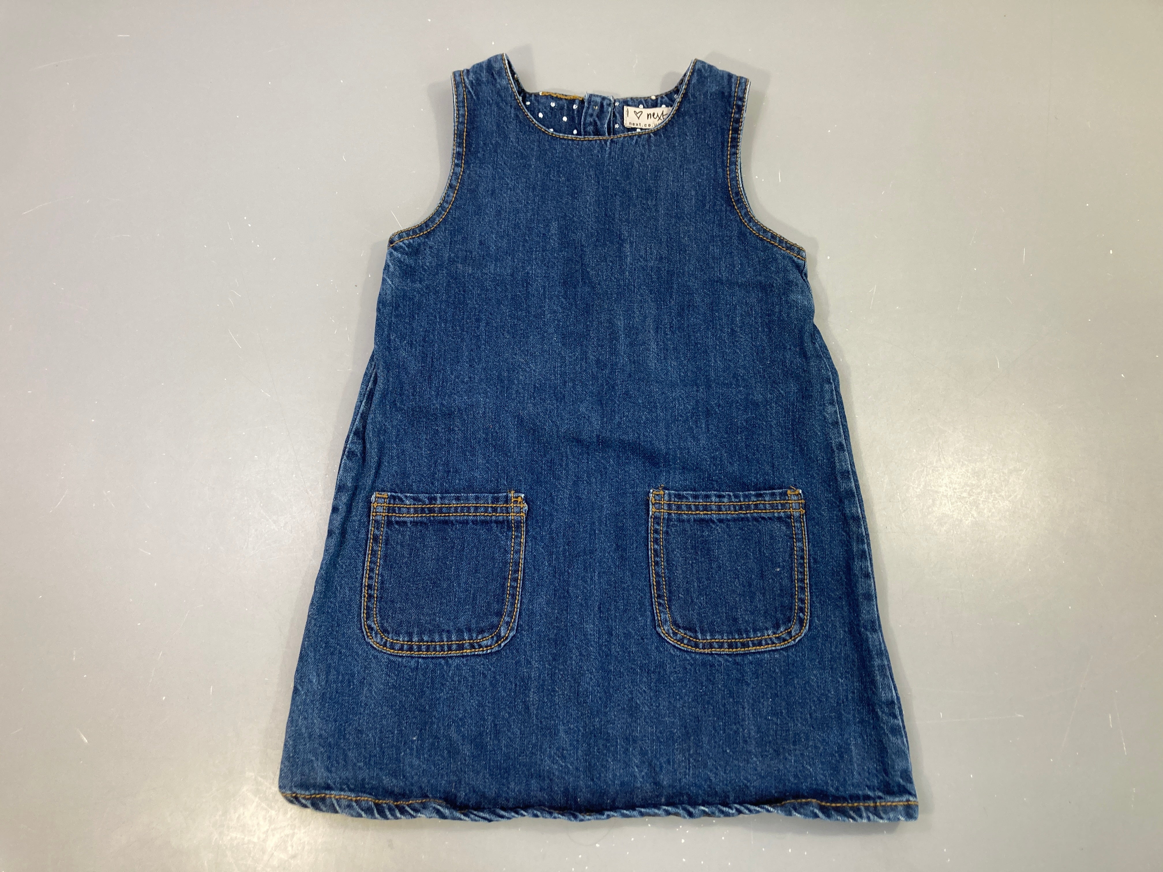 Robe en jean sans manches, poches