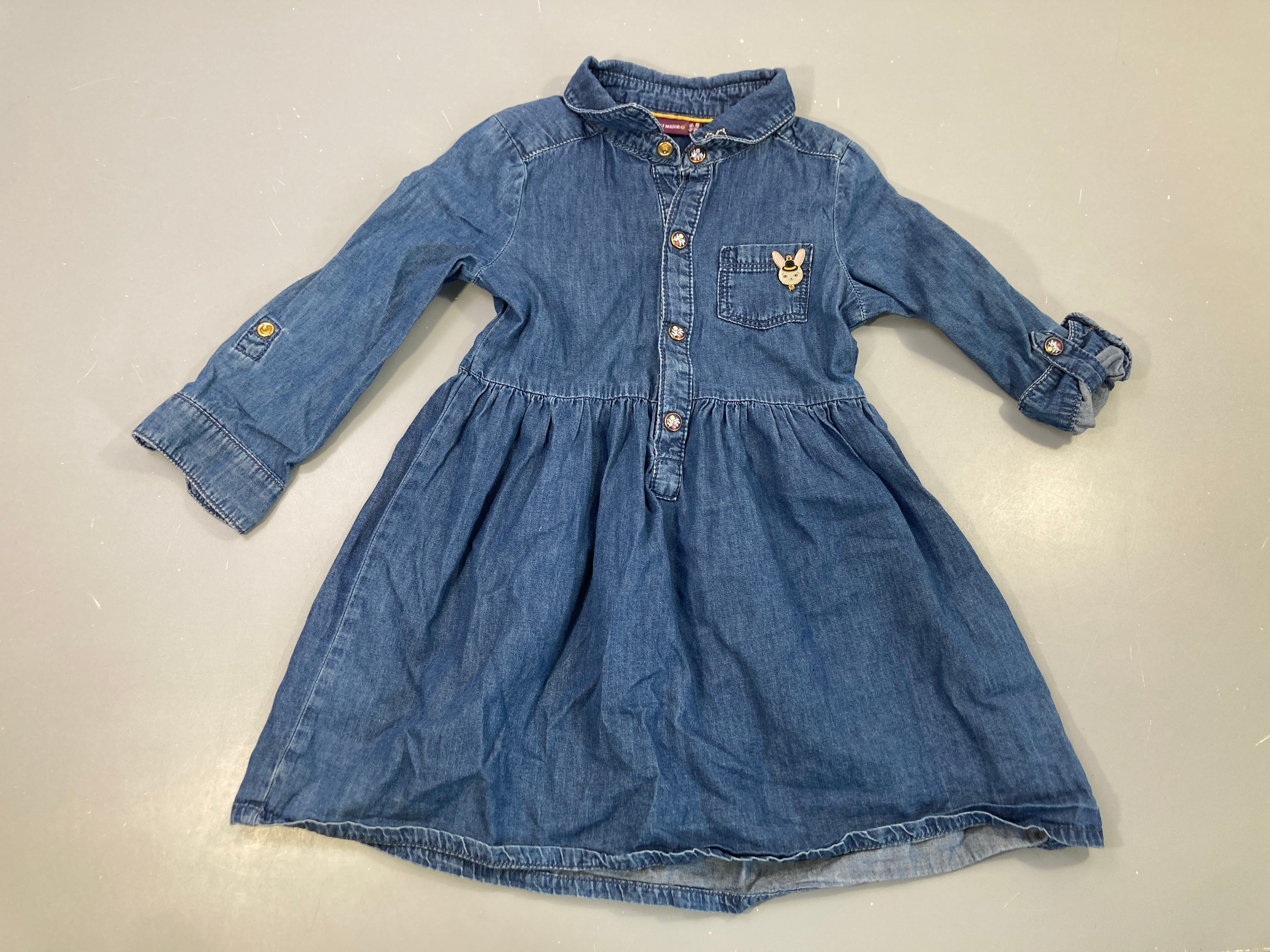 Robe chemise m.l en jean, poche brodée