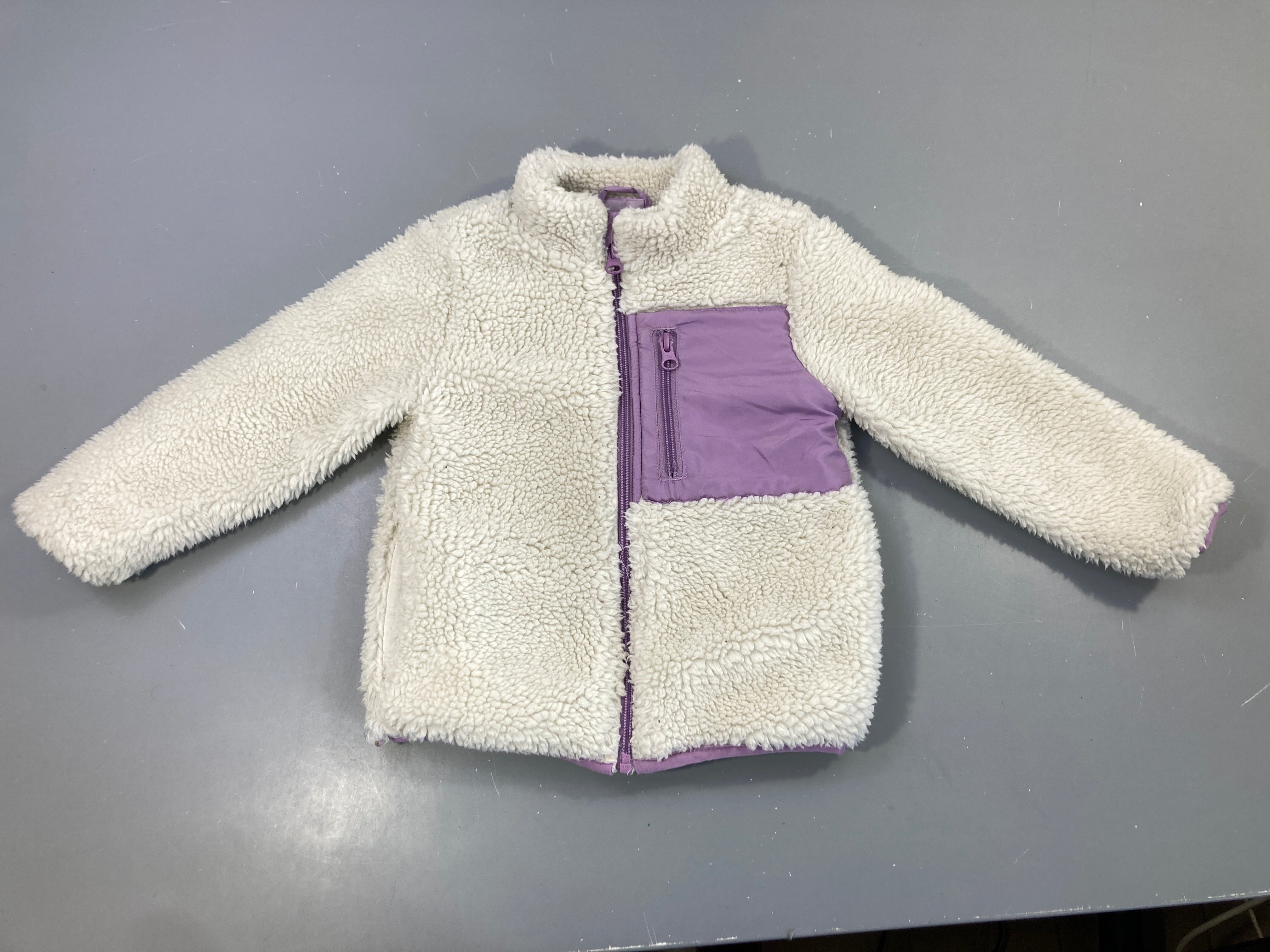 Veste peluche sherpa écru et violet zippée