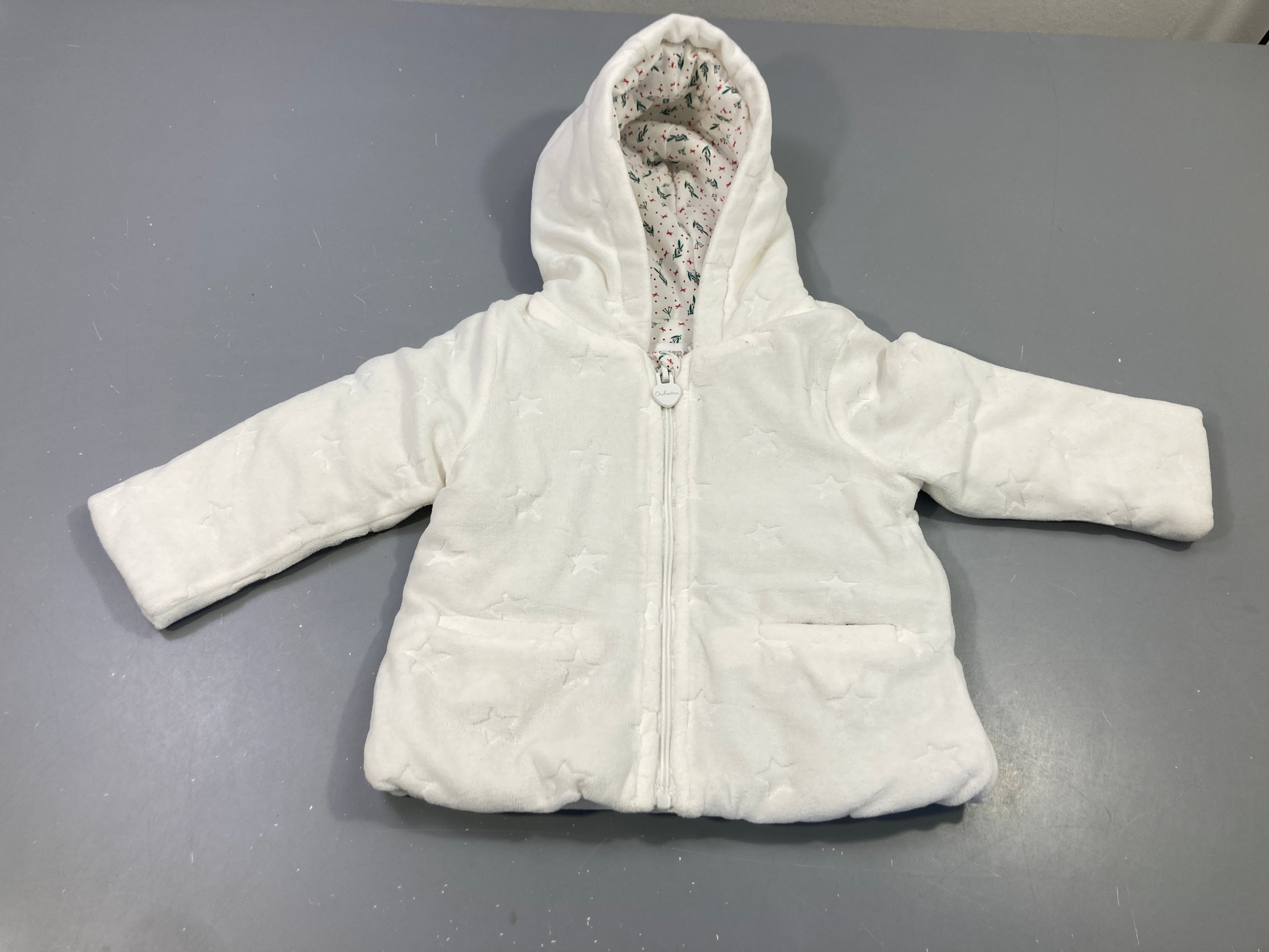 Gilet/veste zippé à capuche en velours  blanc texturé étoiles ,