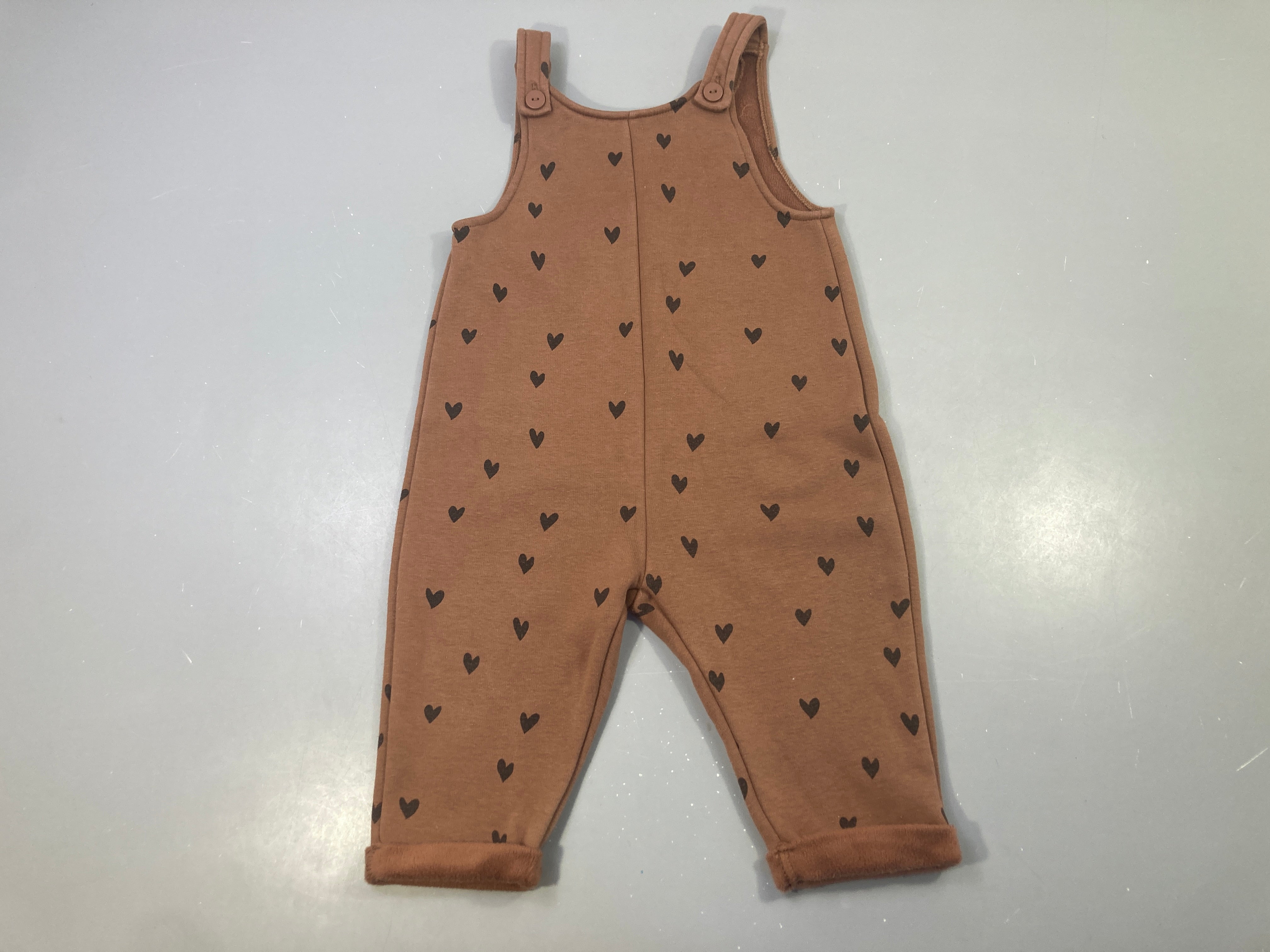 Salopette molleton brun coeurs, bouloché