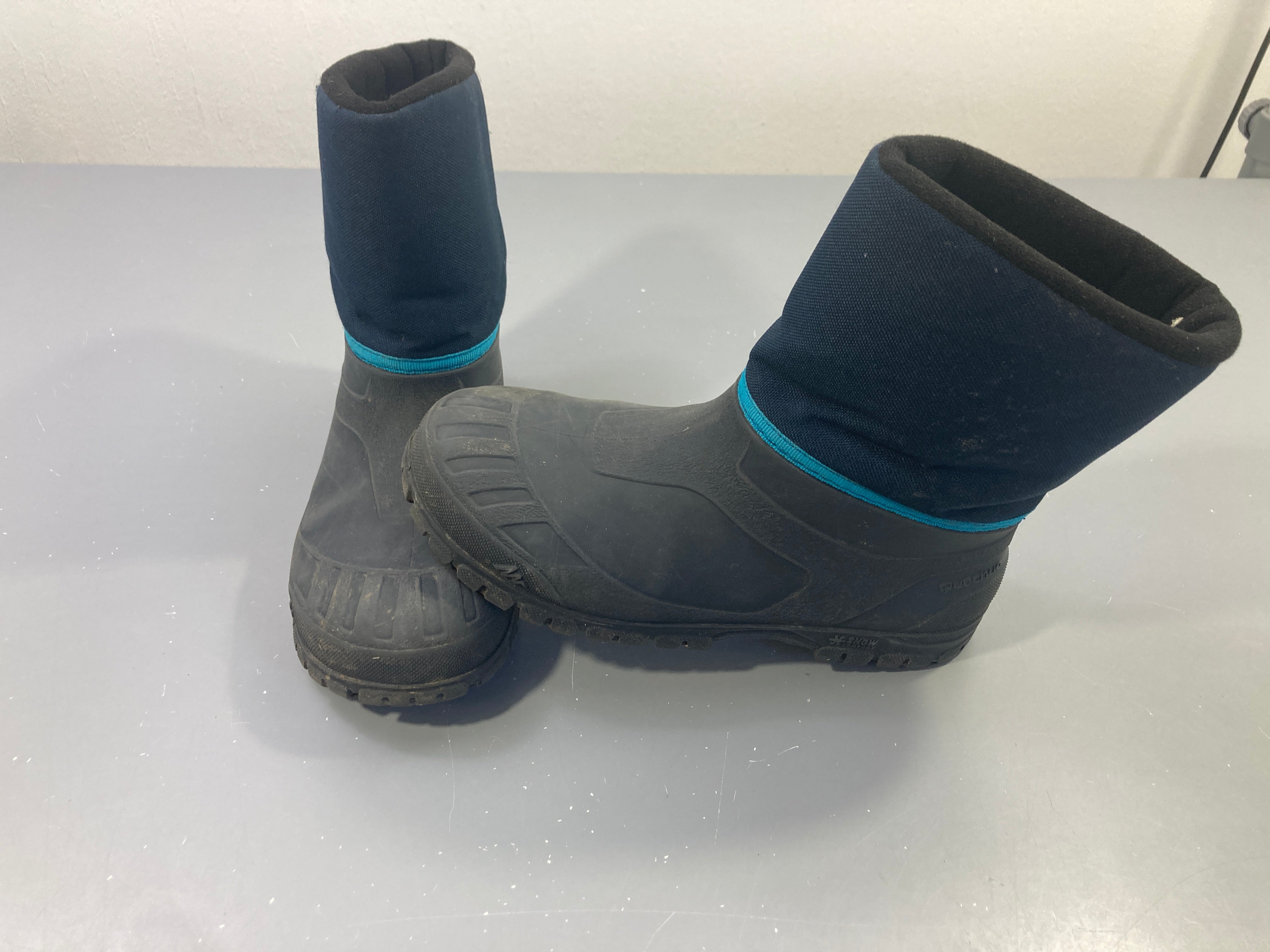 Bottes de neige fourées bleu foncé