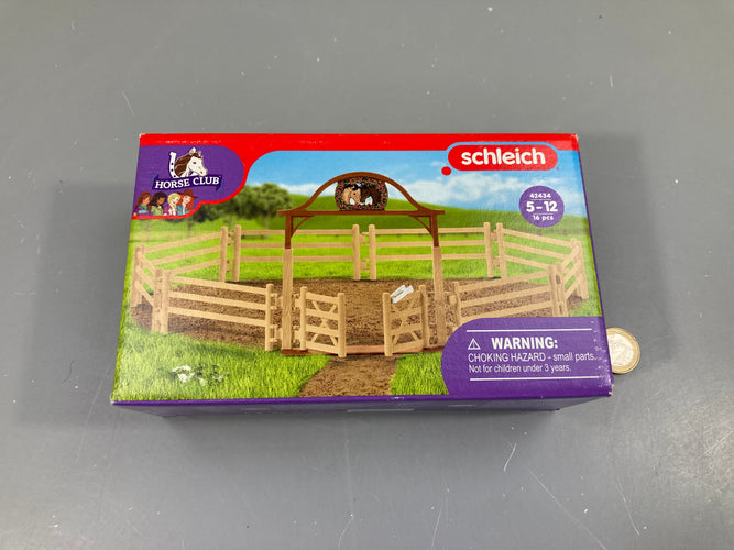 Schleich Paddock avec portail 5-12a Complet, moins cher chez Petit Kiwi