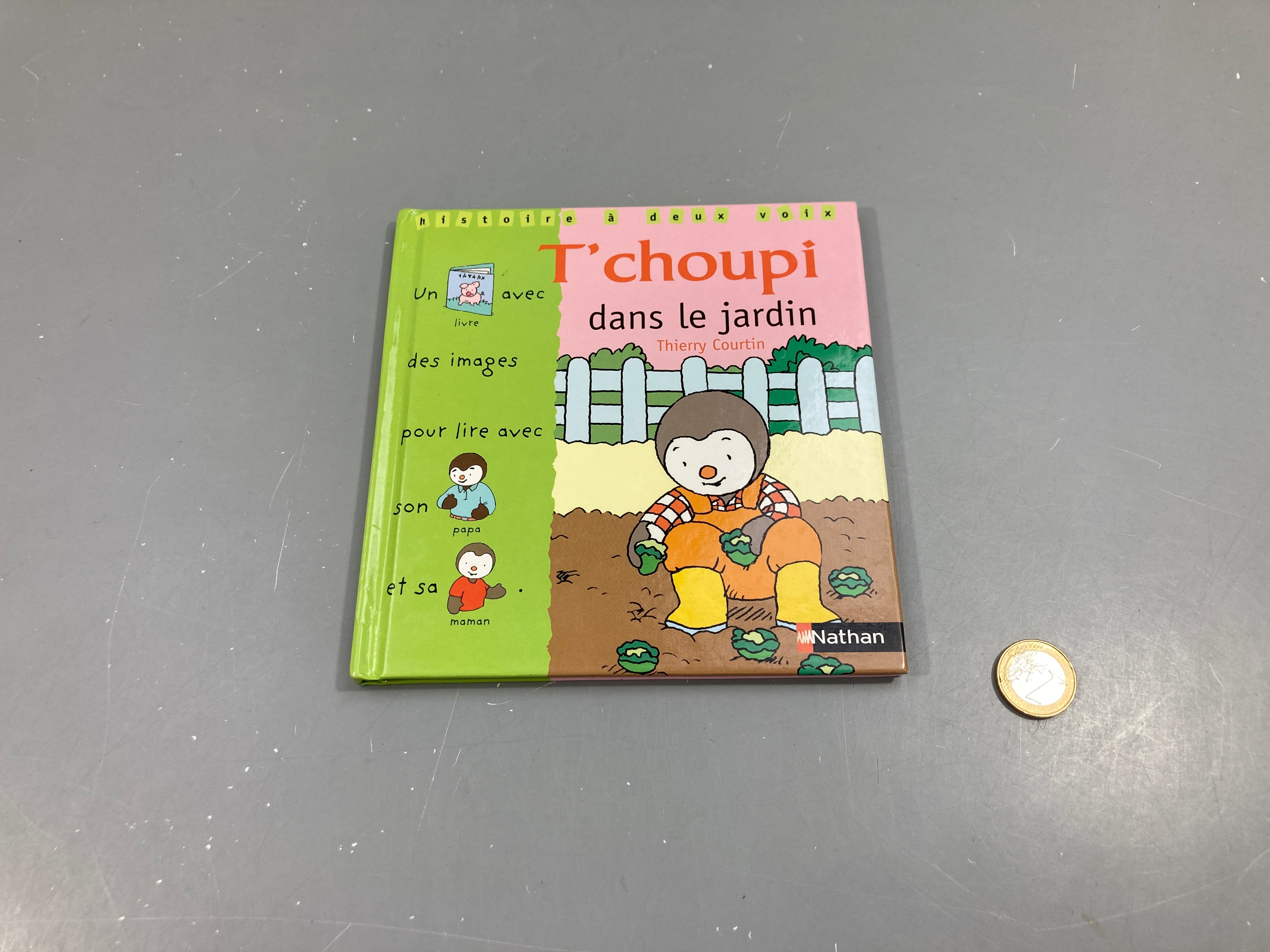 T'choupi dans le jardin