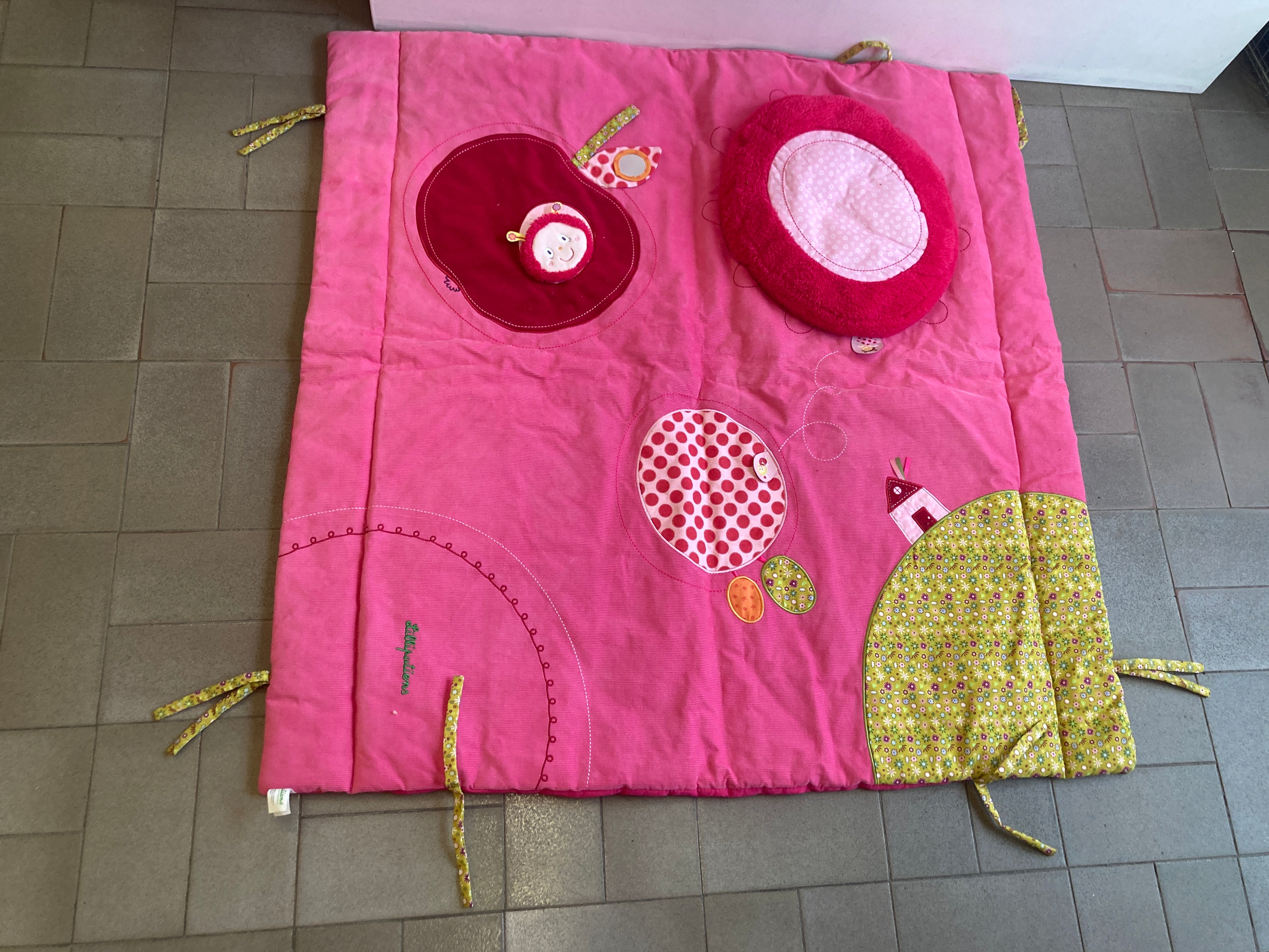 Tapis d'éveil pomme rose Liz pour parc