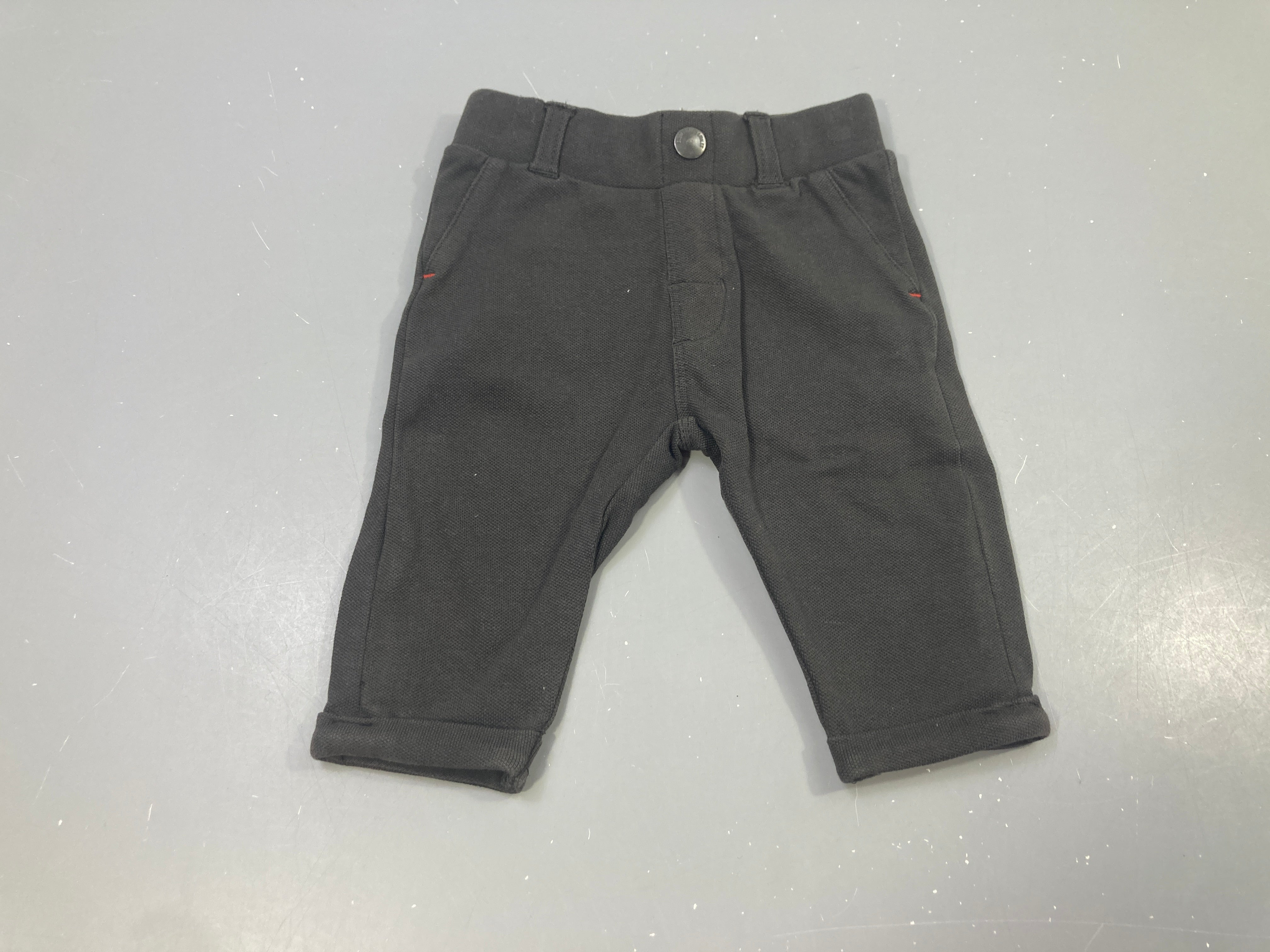 Pantalon coton piqué gris foncé à revers