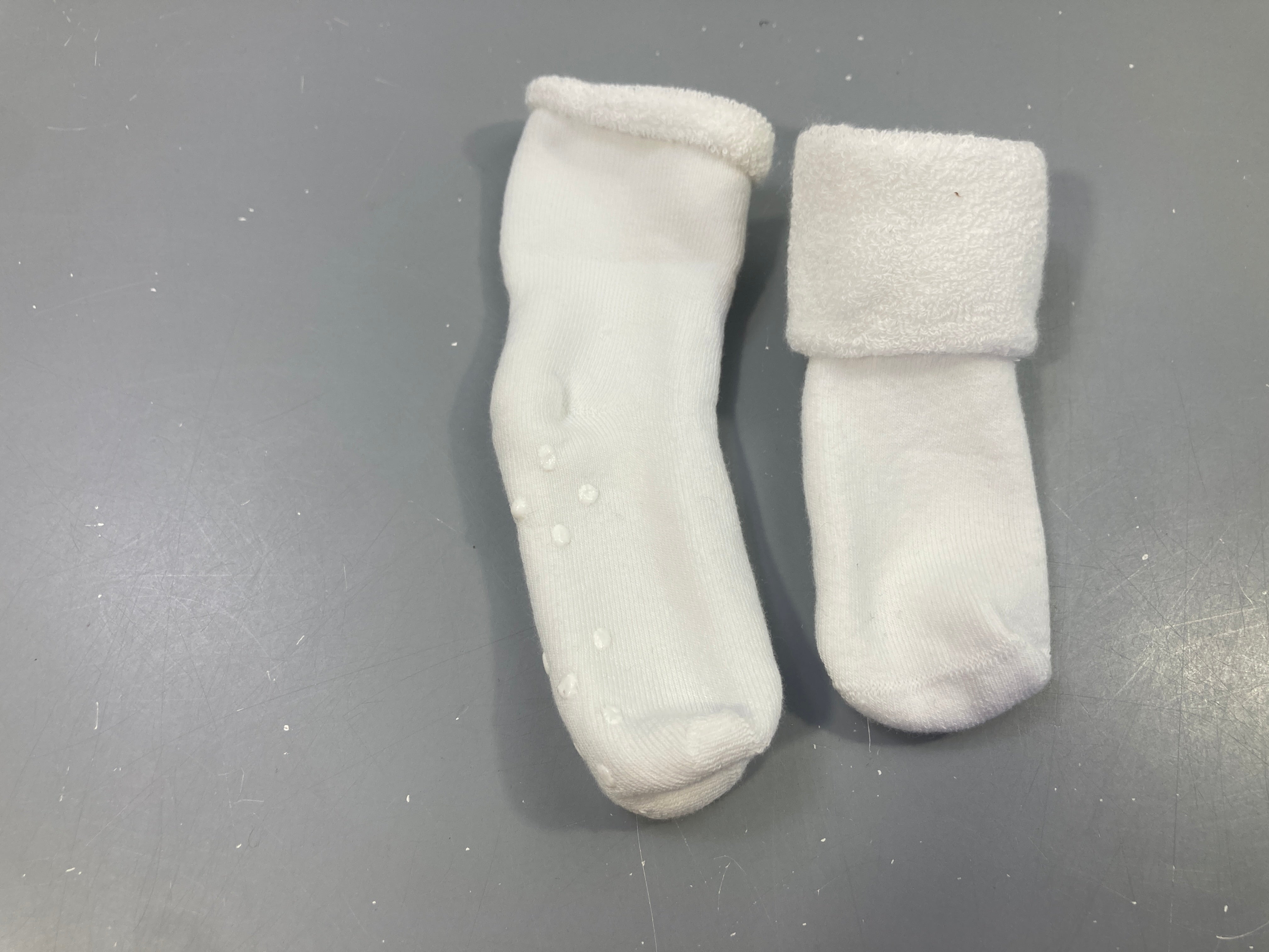Chaussettes éponge blanches