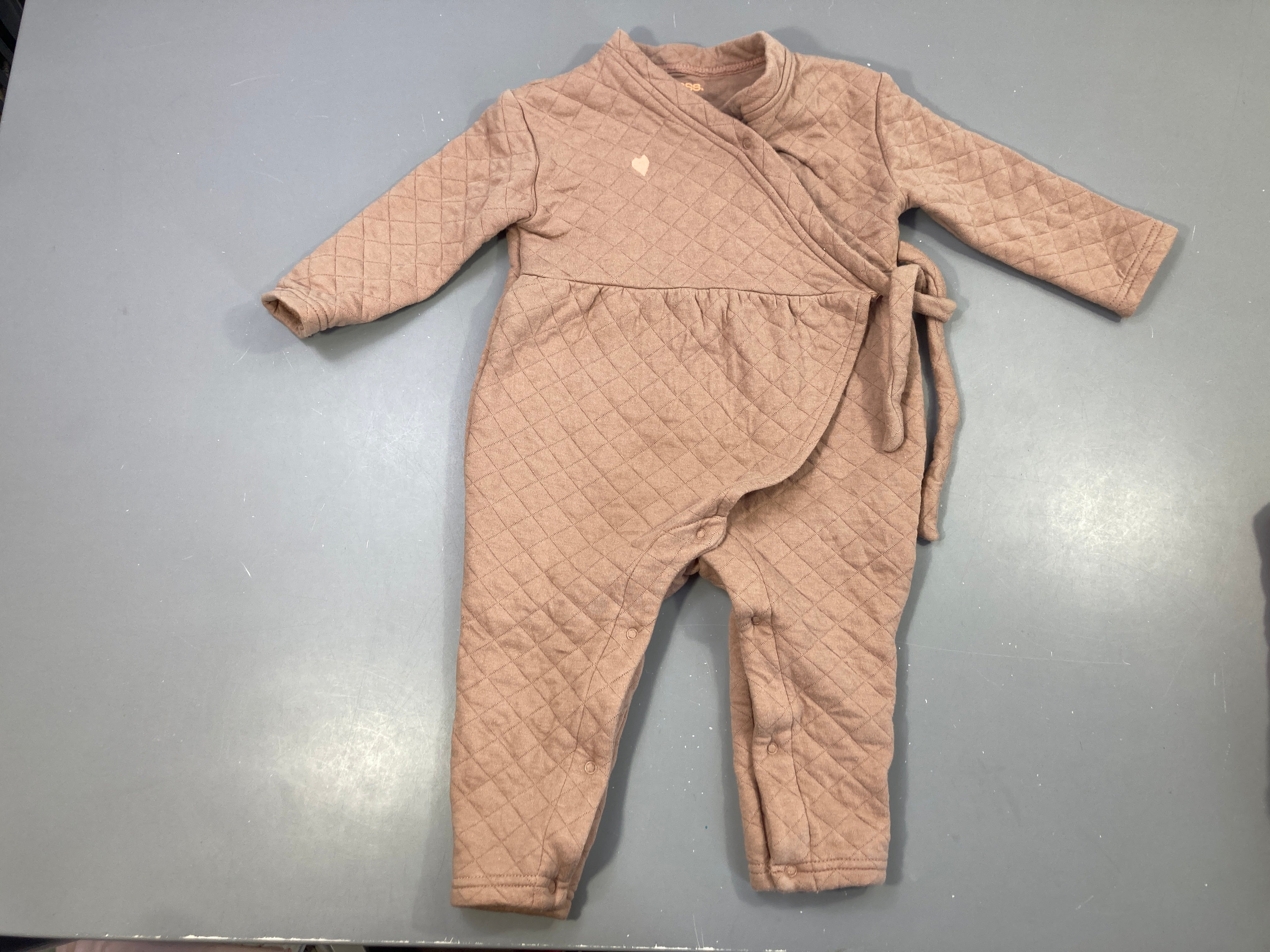 Combinaison beige matelassée croisée