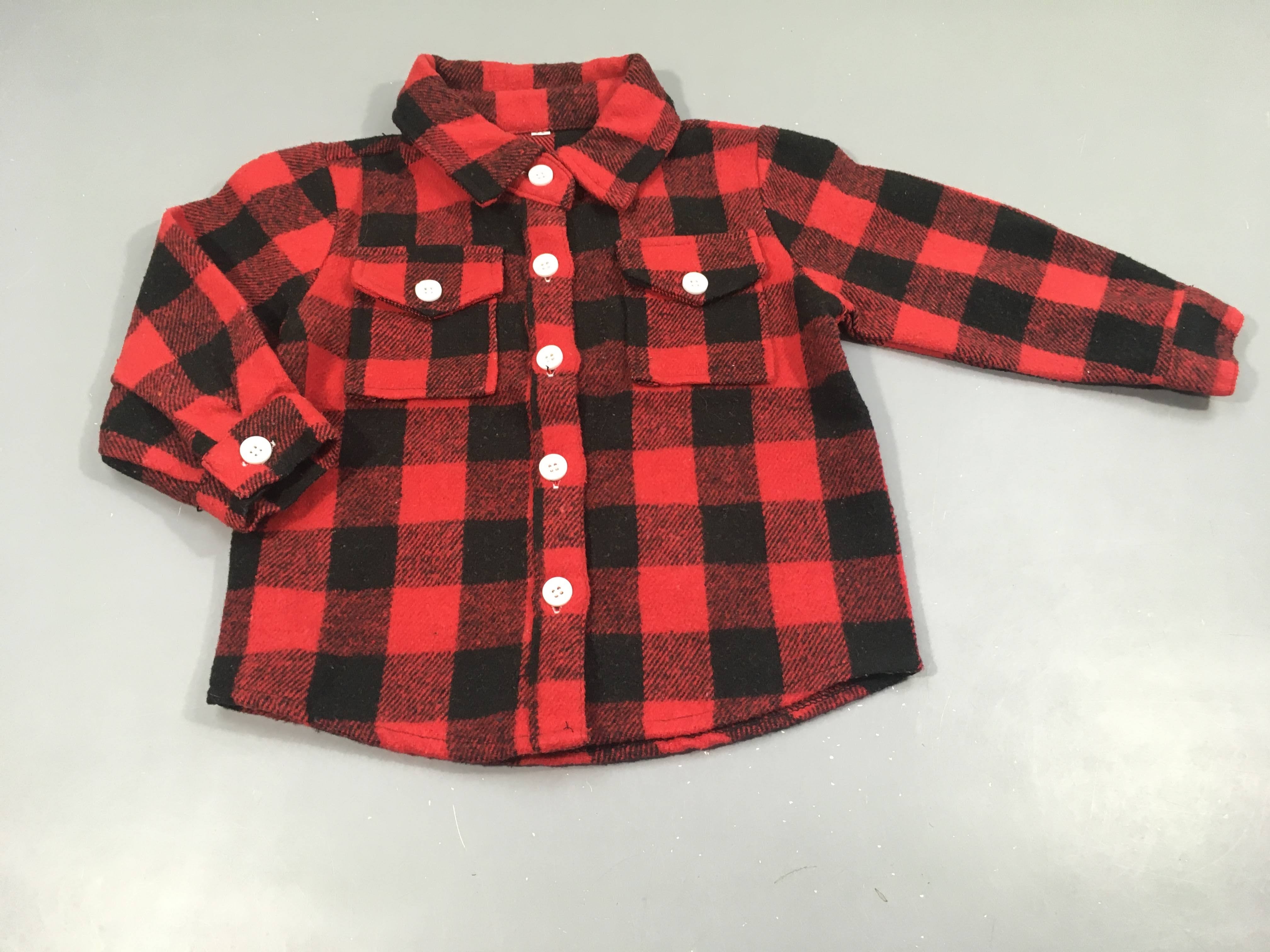 Chemise m.l en flanelle rouge à carreaux noirs , légèrement bouloché