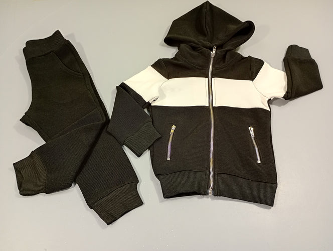 NEUF ensemble jogging noir et blanc Chicaprie, moins cher chez Petit Kiwi