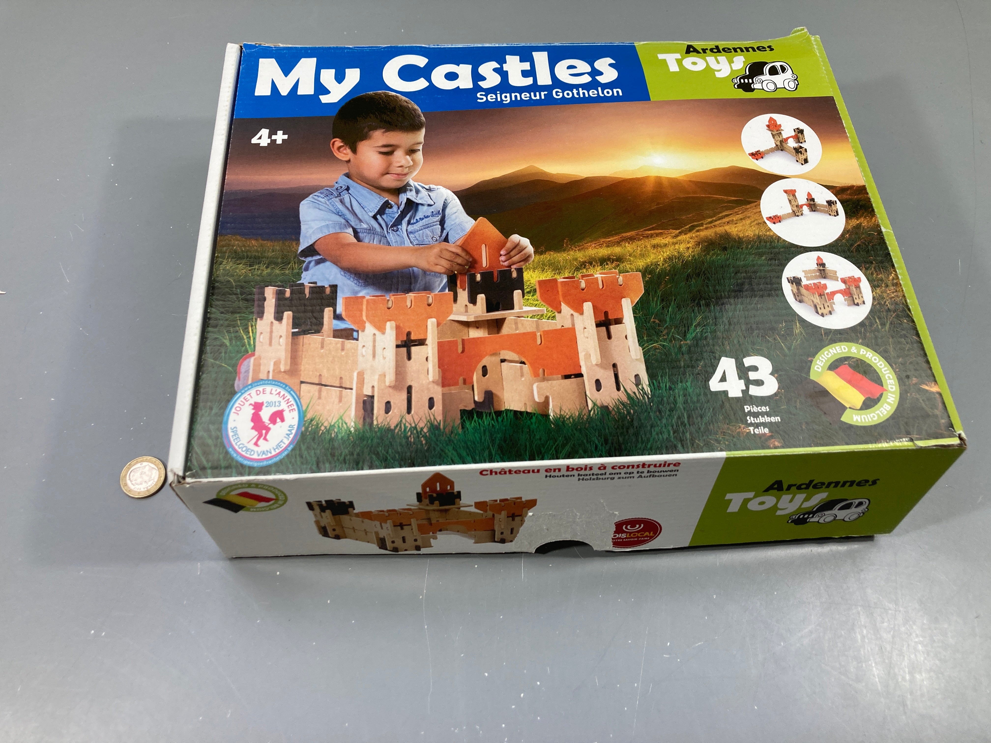 Complet, My Castles Seigneur Gothelon. Château en bois à construire de 43 pcs +4a