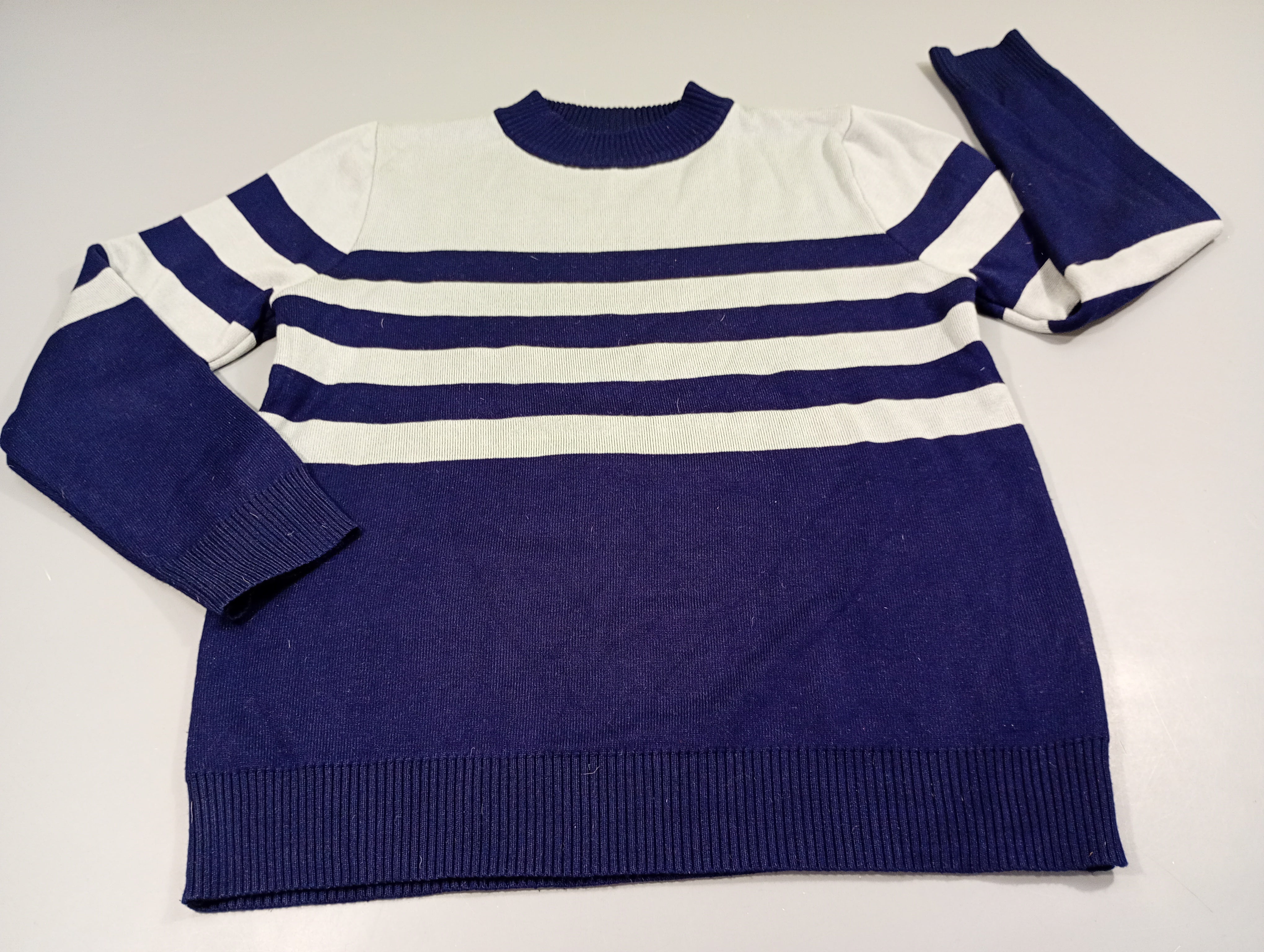 Pull bleu, gris