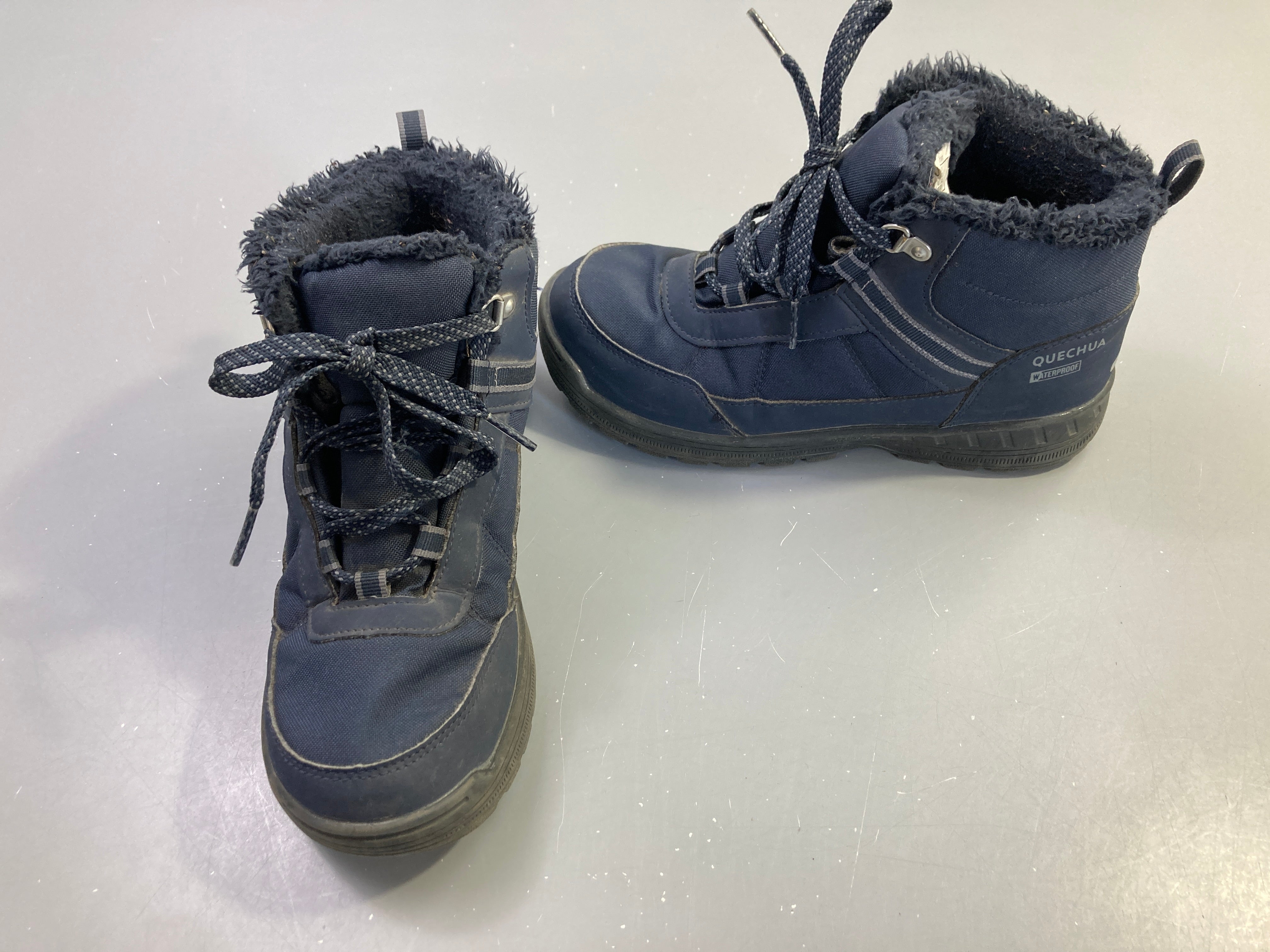 Bottines bleu marine waterproof lacets fourrées, 35
