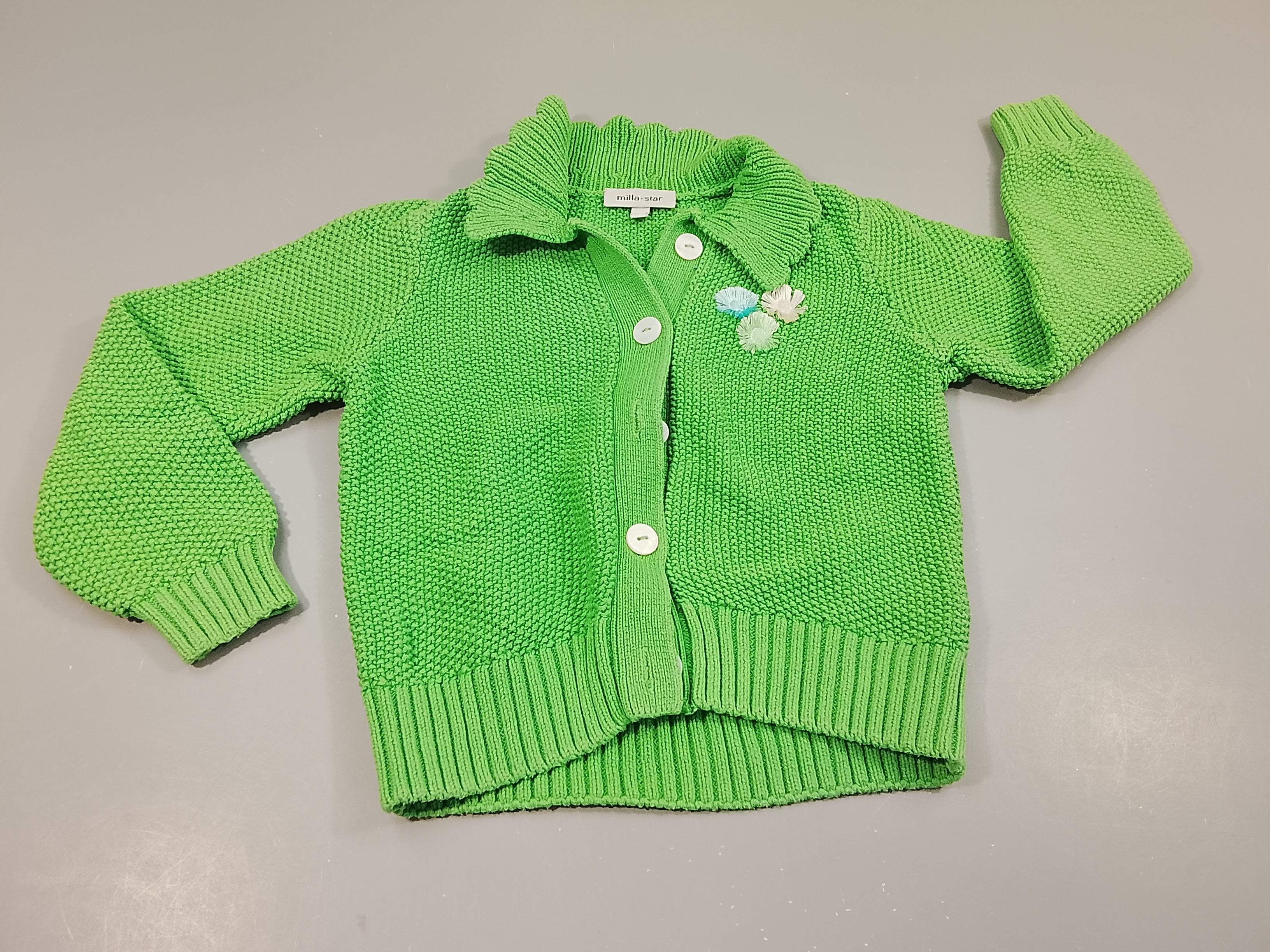 Gilet tricot vert, 3 petites fleurs