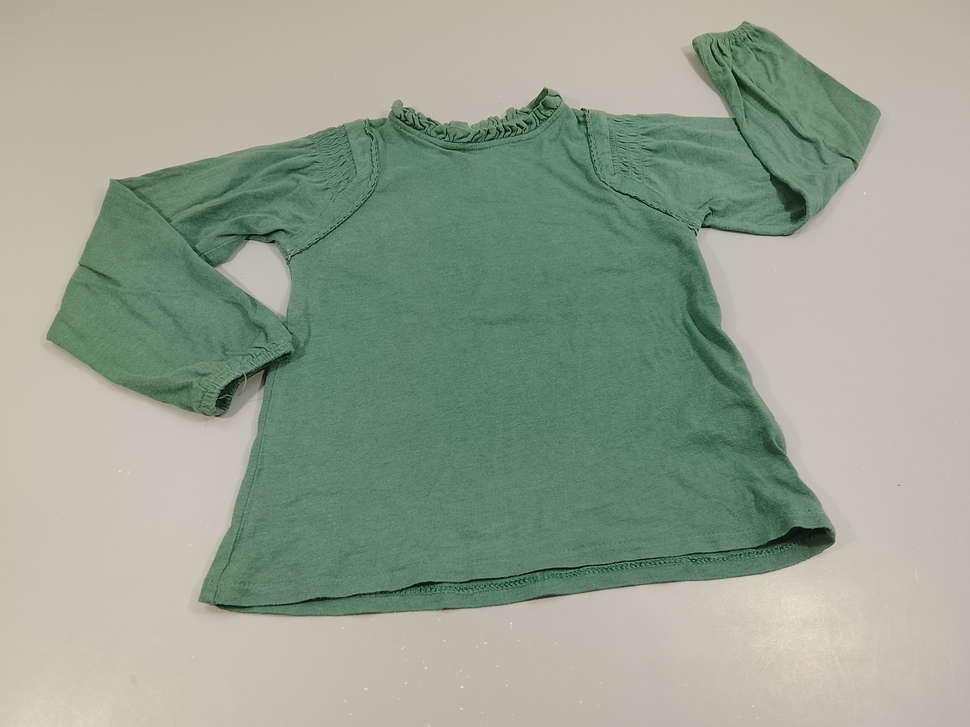 T-shirt m.l vert, froufrou au col