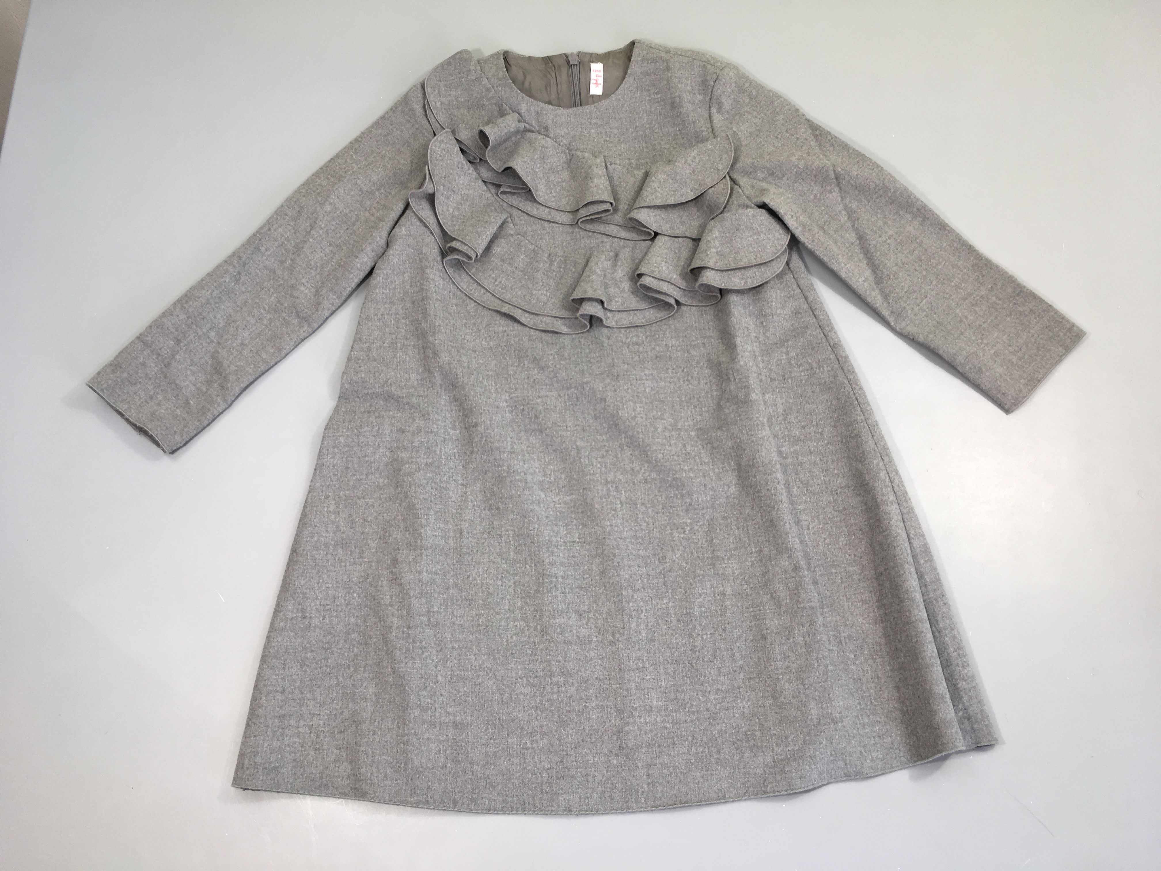 Robe m.l style flanelle grise froufrou col Il Gaufo